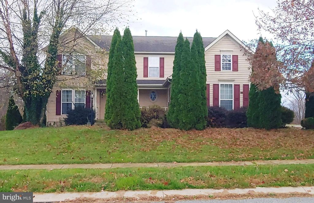 Photo of 940 HILLCREST DR, KINZERS, PA 17535 (MLS # PALA2028642)