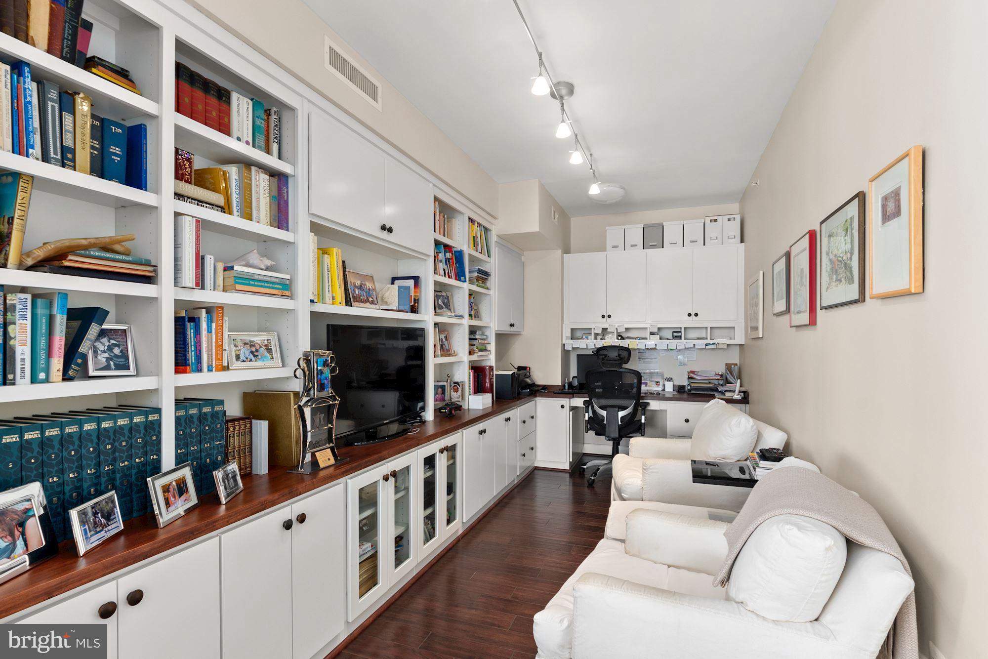 LIONSGATE - Residential