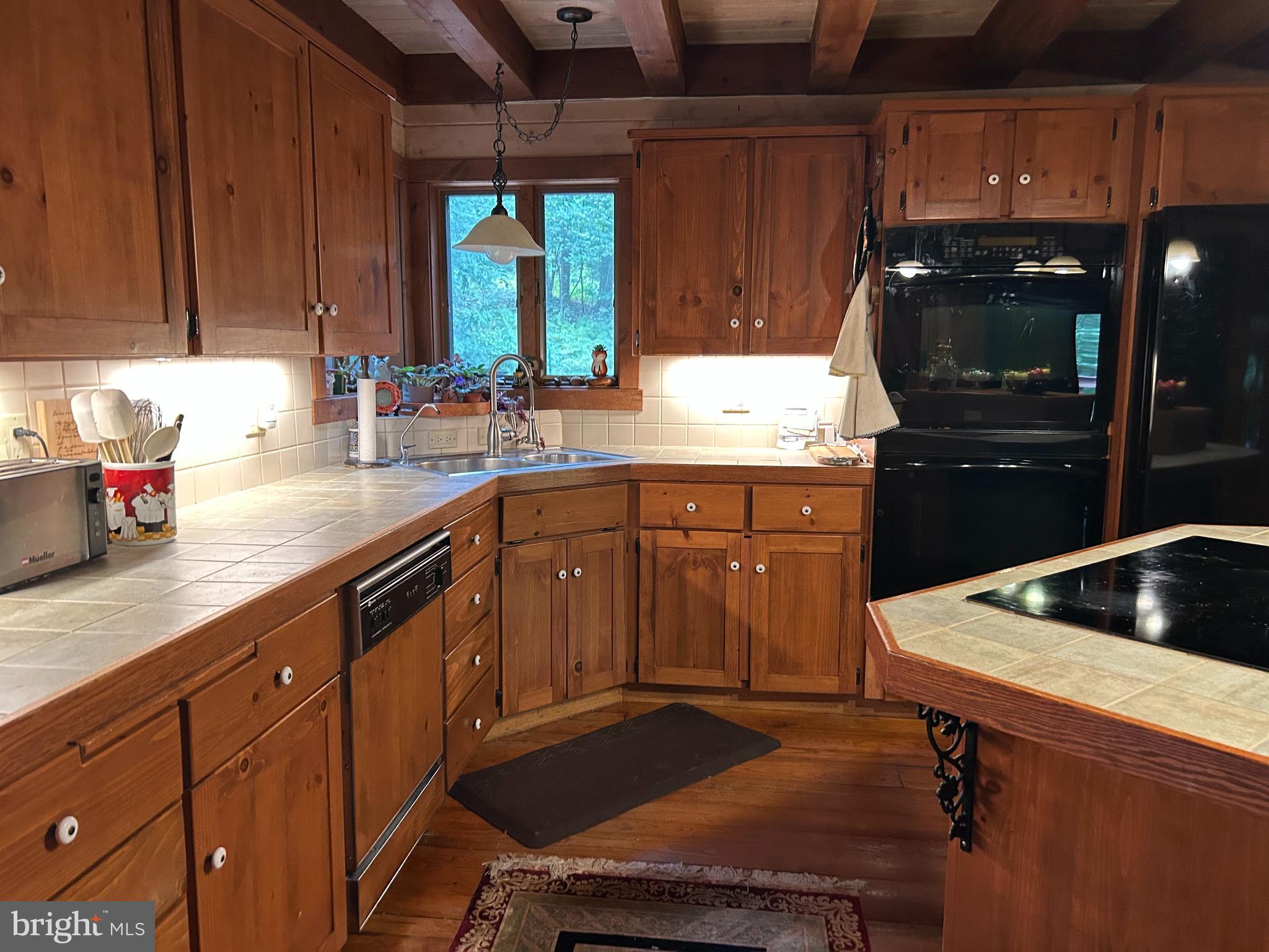 SPRING HILL ACRES - Residential