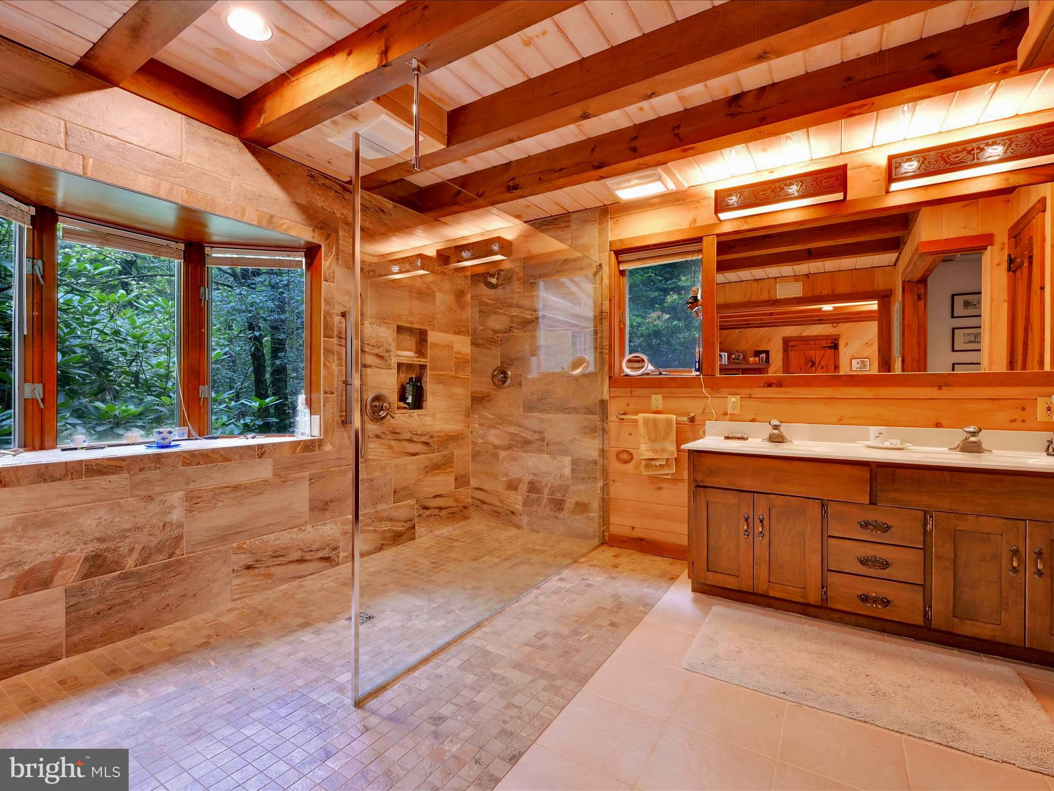 SPRING HILL ACRES - Residential