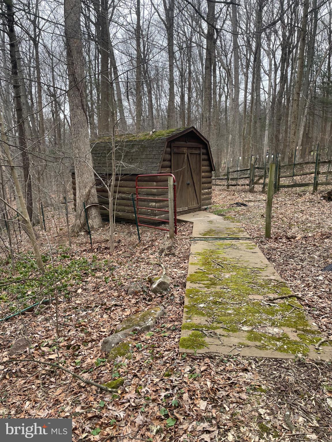 SPRING HILL ACRES - Residential