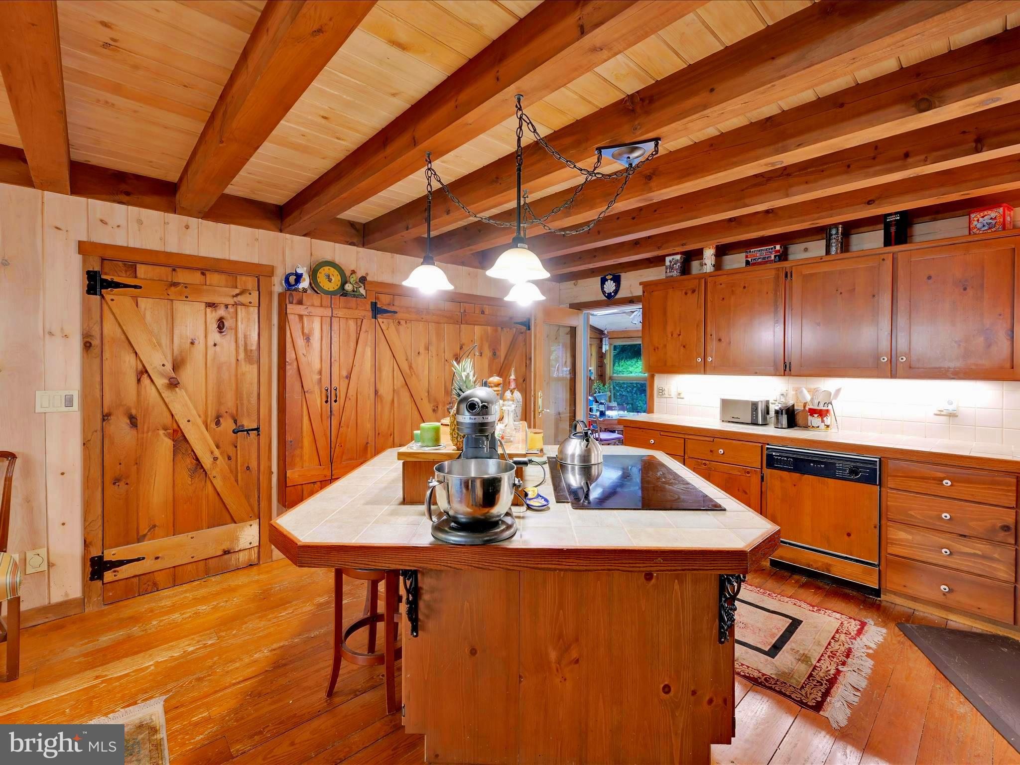 SPRING HILL ACRES - Residential