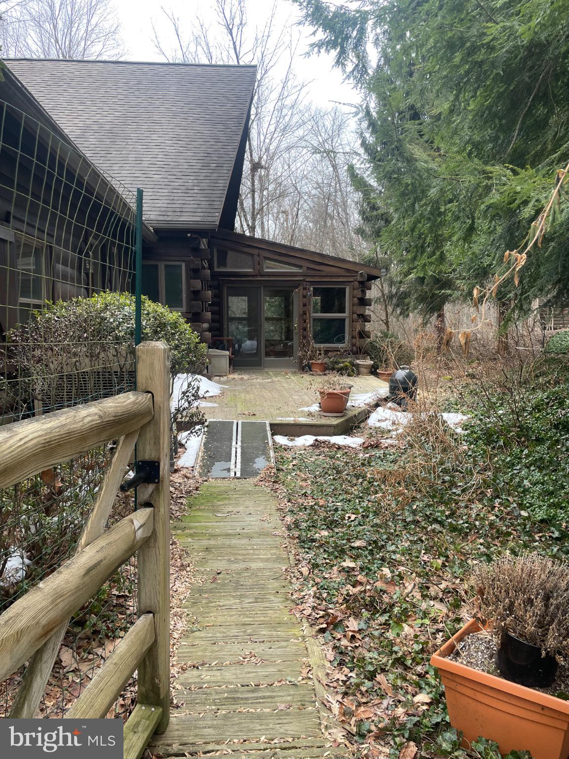 SPRING HILL ACRES - Residential