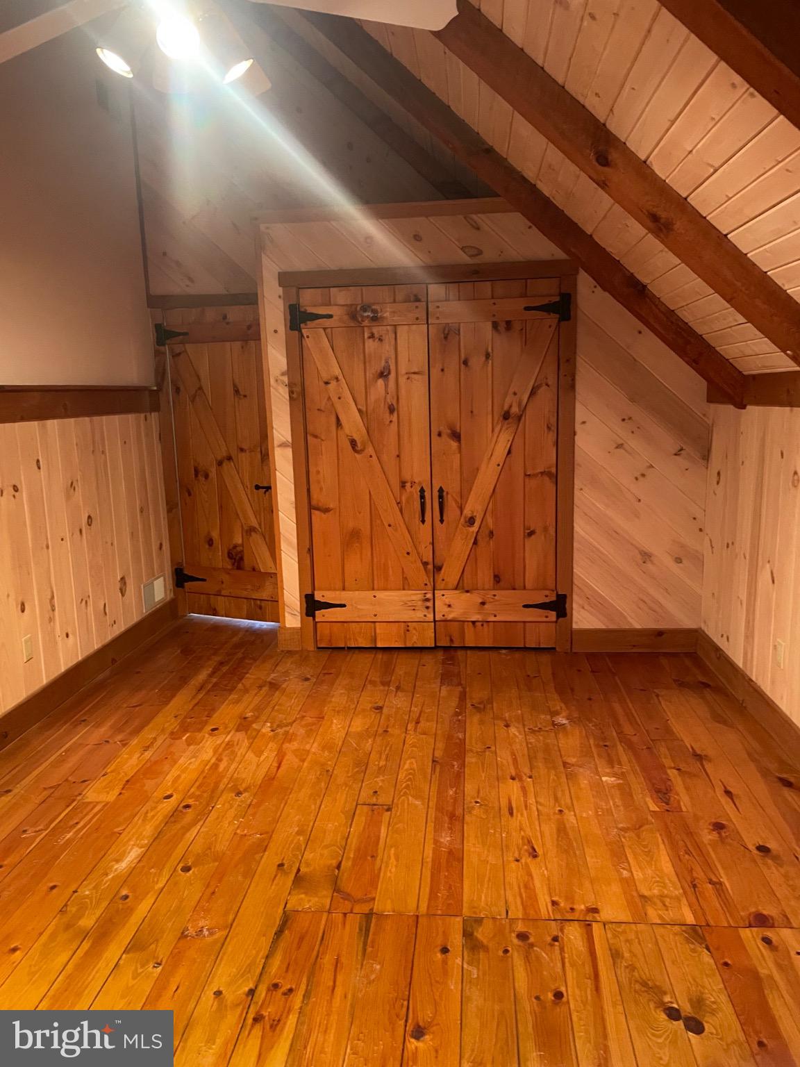 SPRING HILL ACRES - Residential