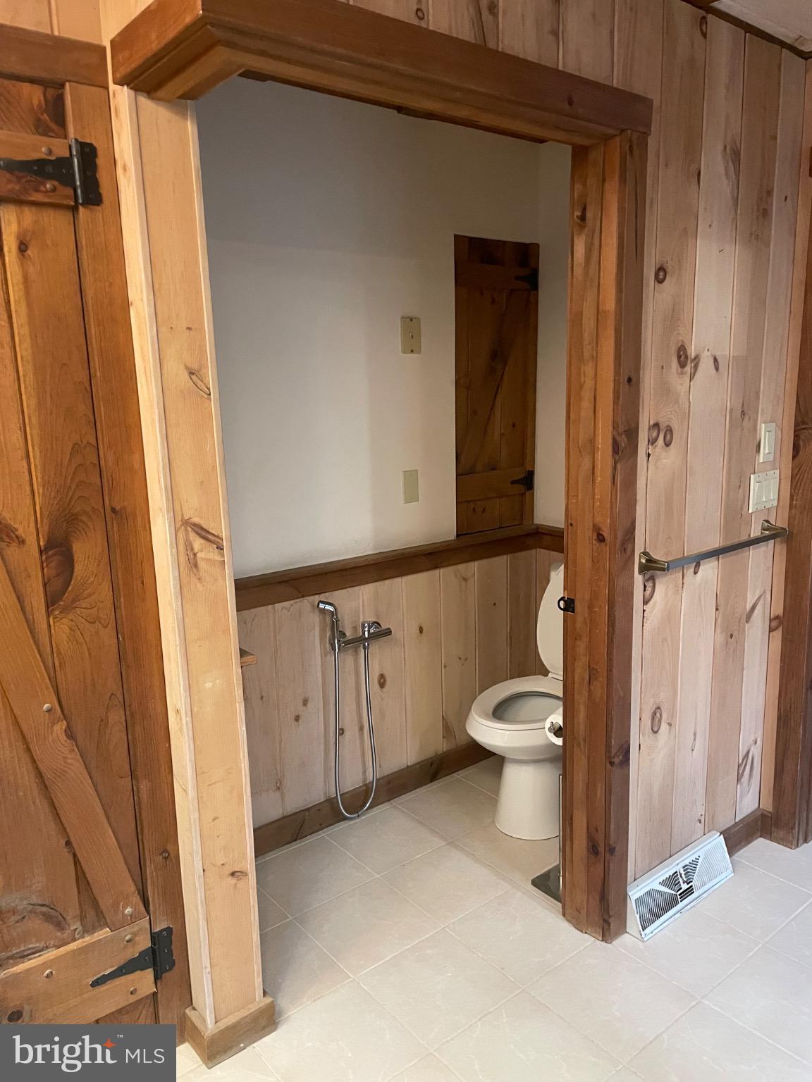 SPRING HILL ACRES - Residential