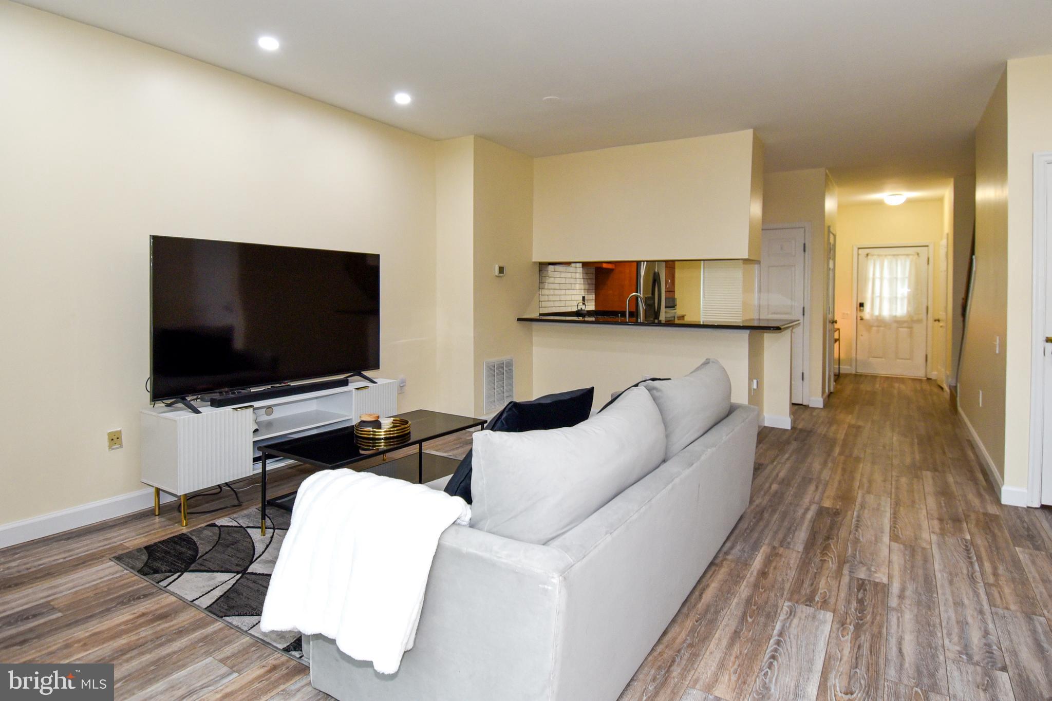 GROVETON WOODS - Residential