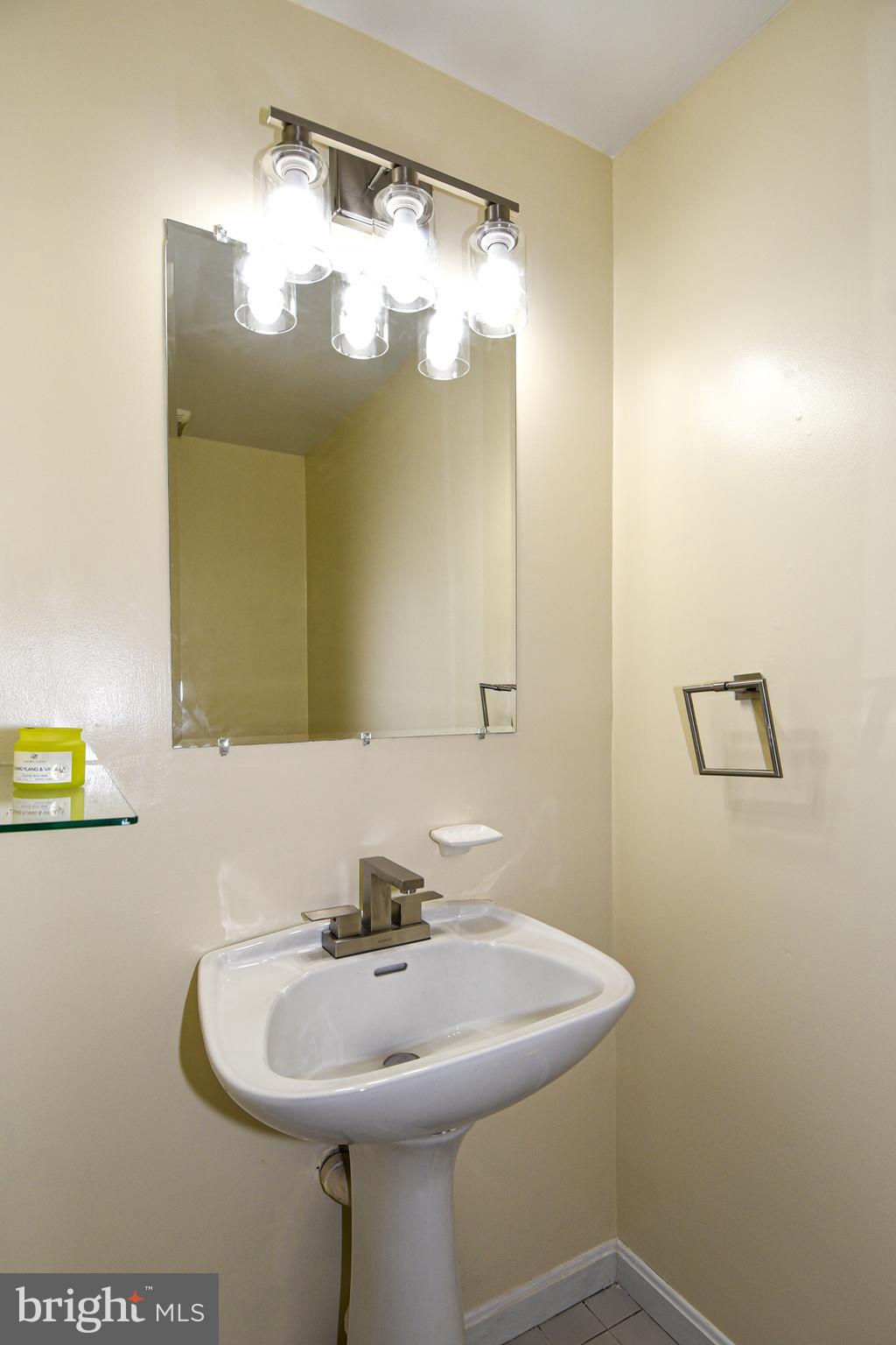 GROVETON WOODS - Residential