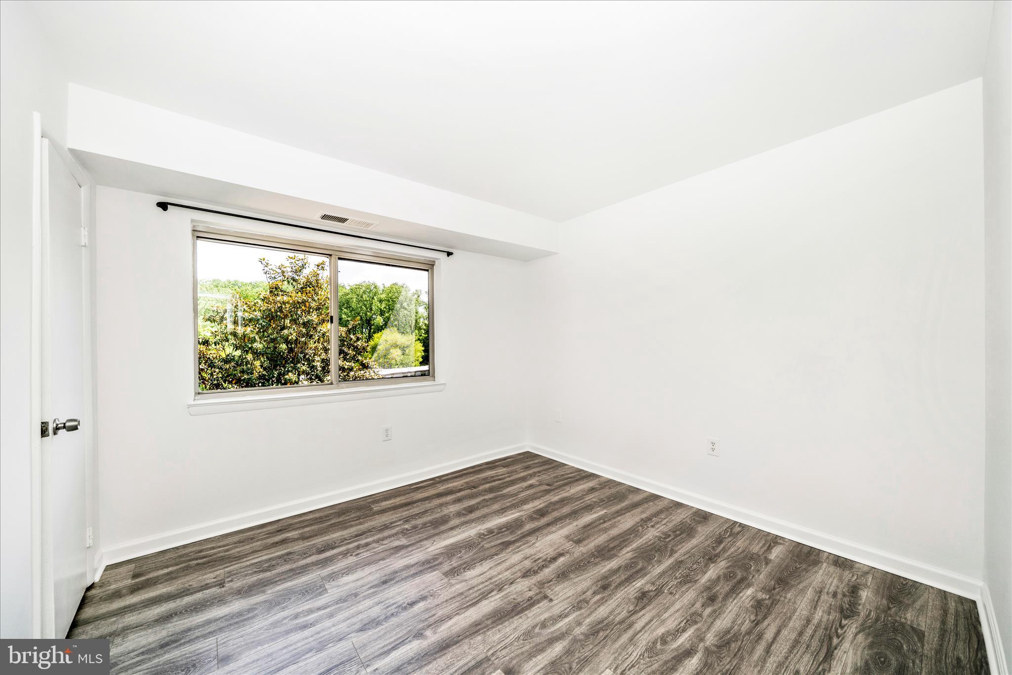 BETHESDA PARK - Residential