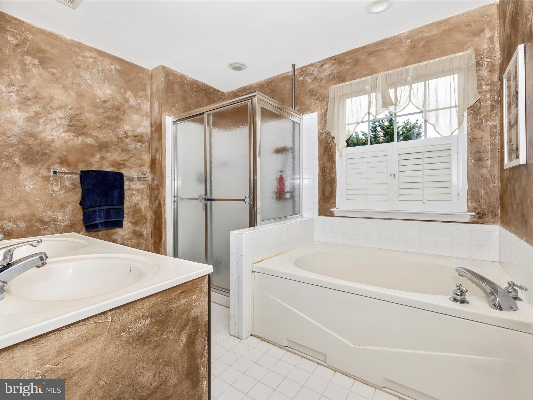 GREEN HILL MANOR - Residential