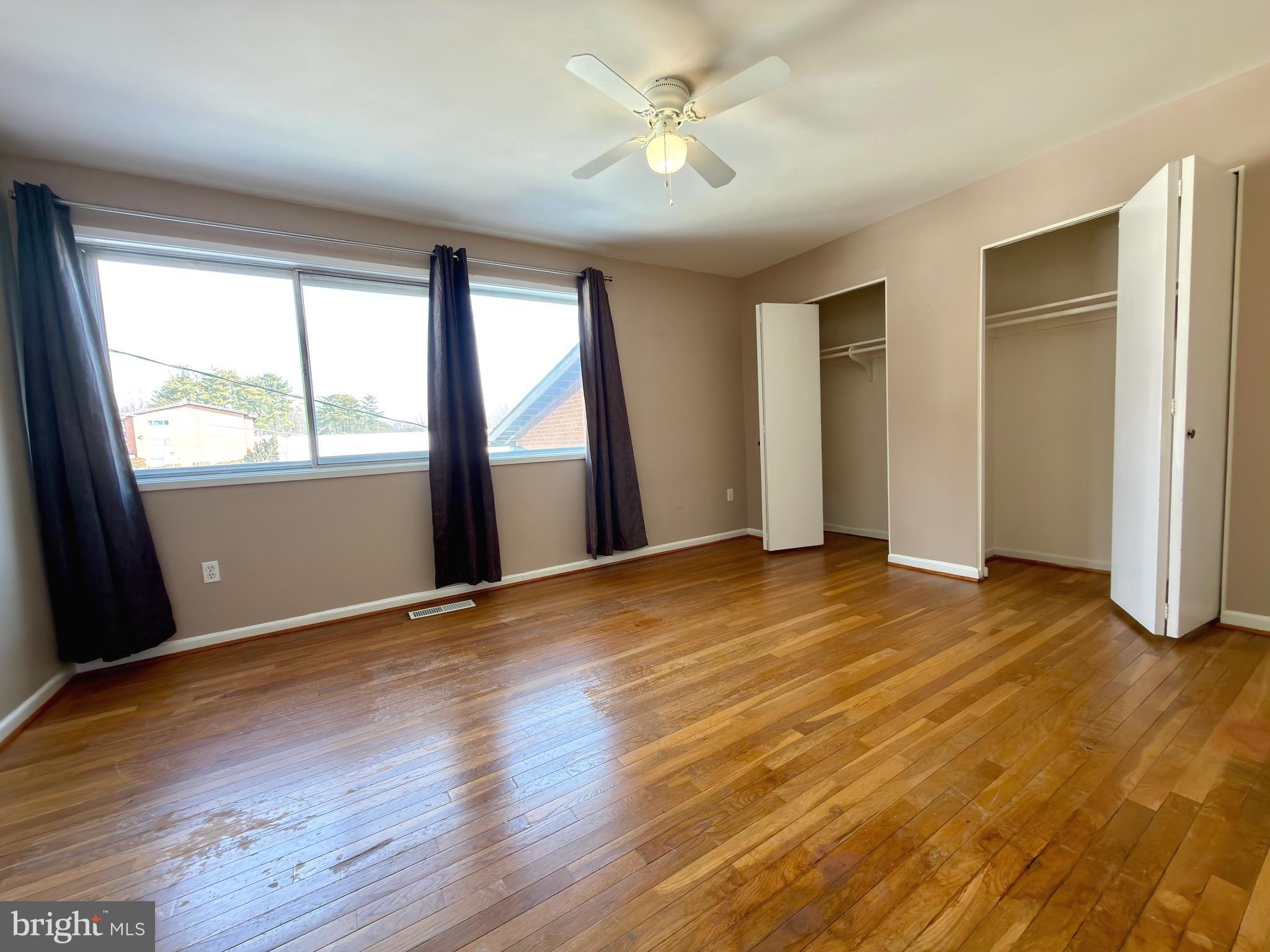 MOSBY WOODS TH CONDOS - Residential