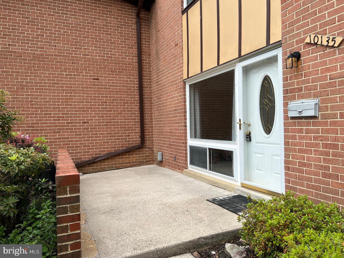 MOSBY WOODS TH CONDOS - Residential