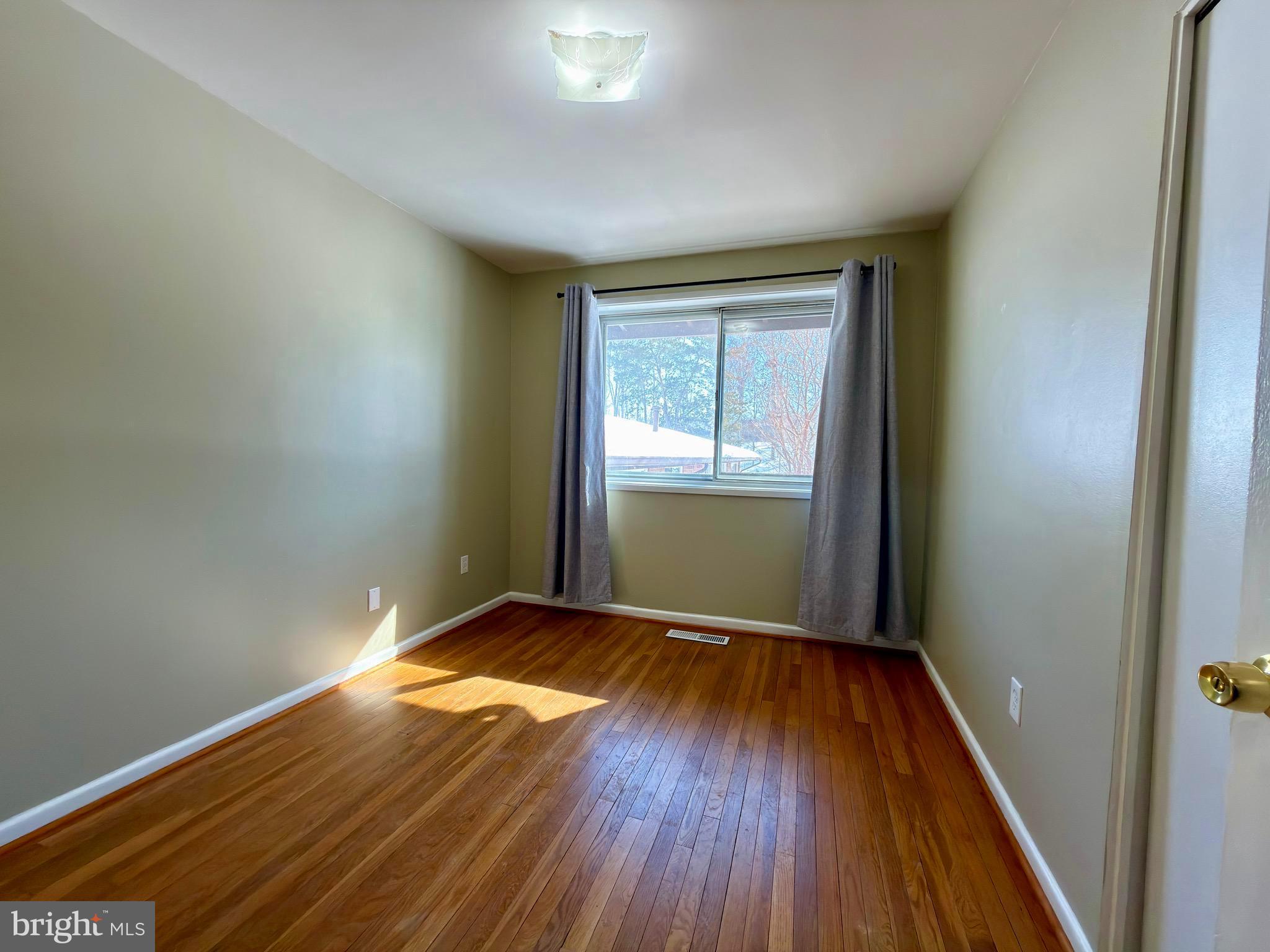 MOSBY WOODS TH CONDOS - Residential