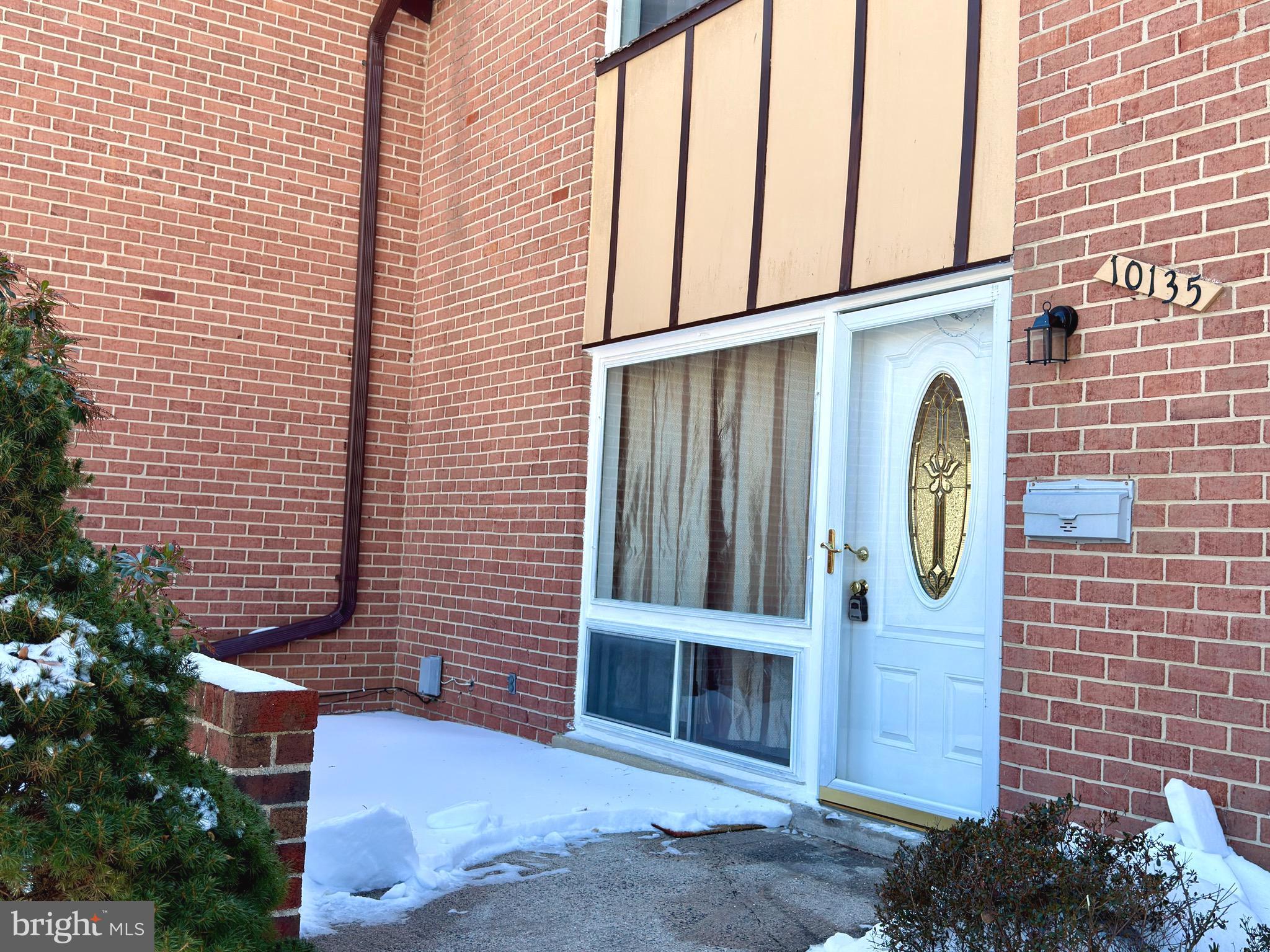 MOSBY WOODS TH CONDOS - Residential