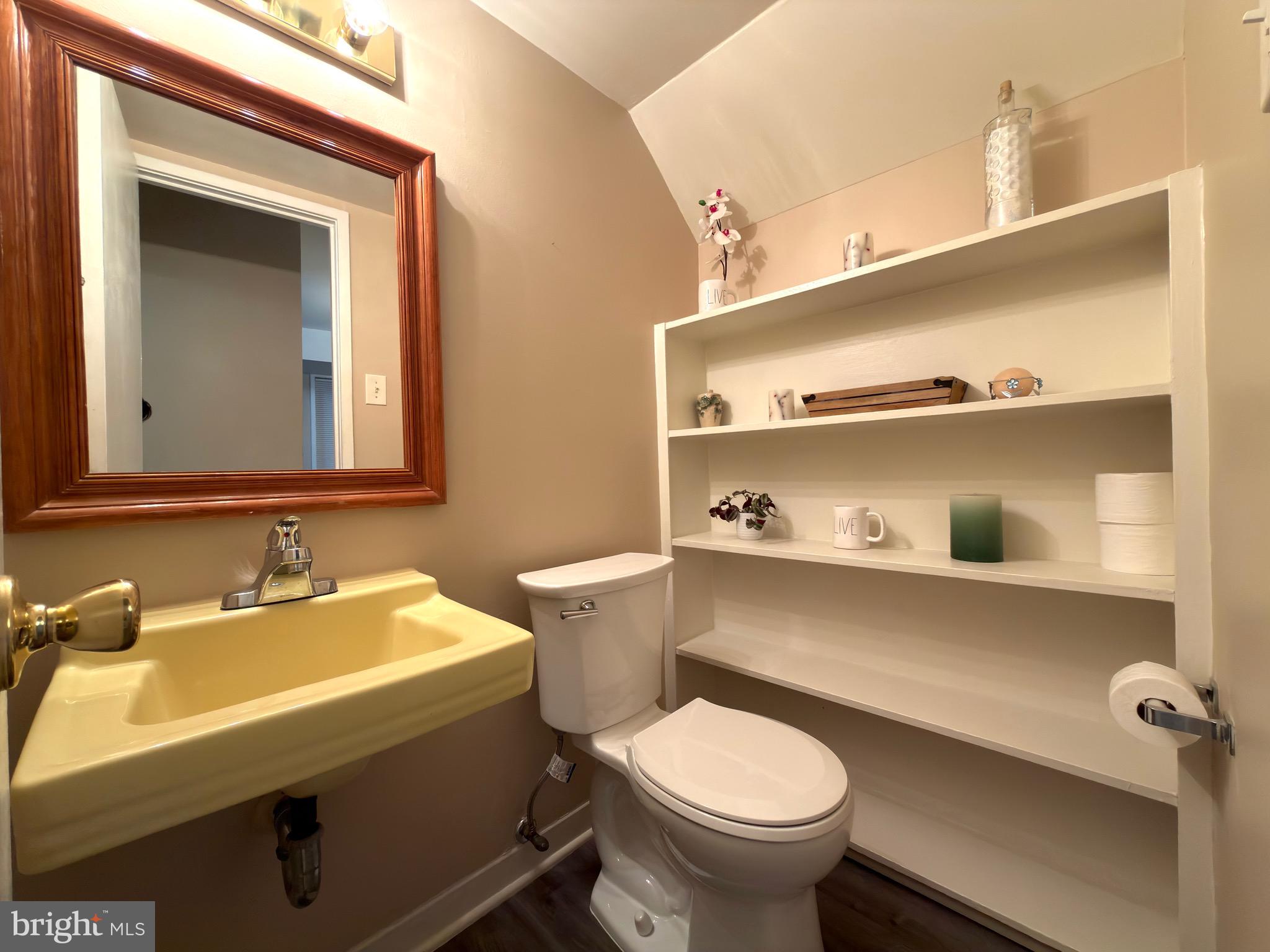 MOSBY WOODS TH CONDOS - Residential