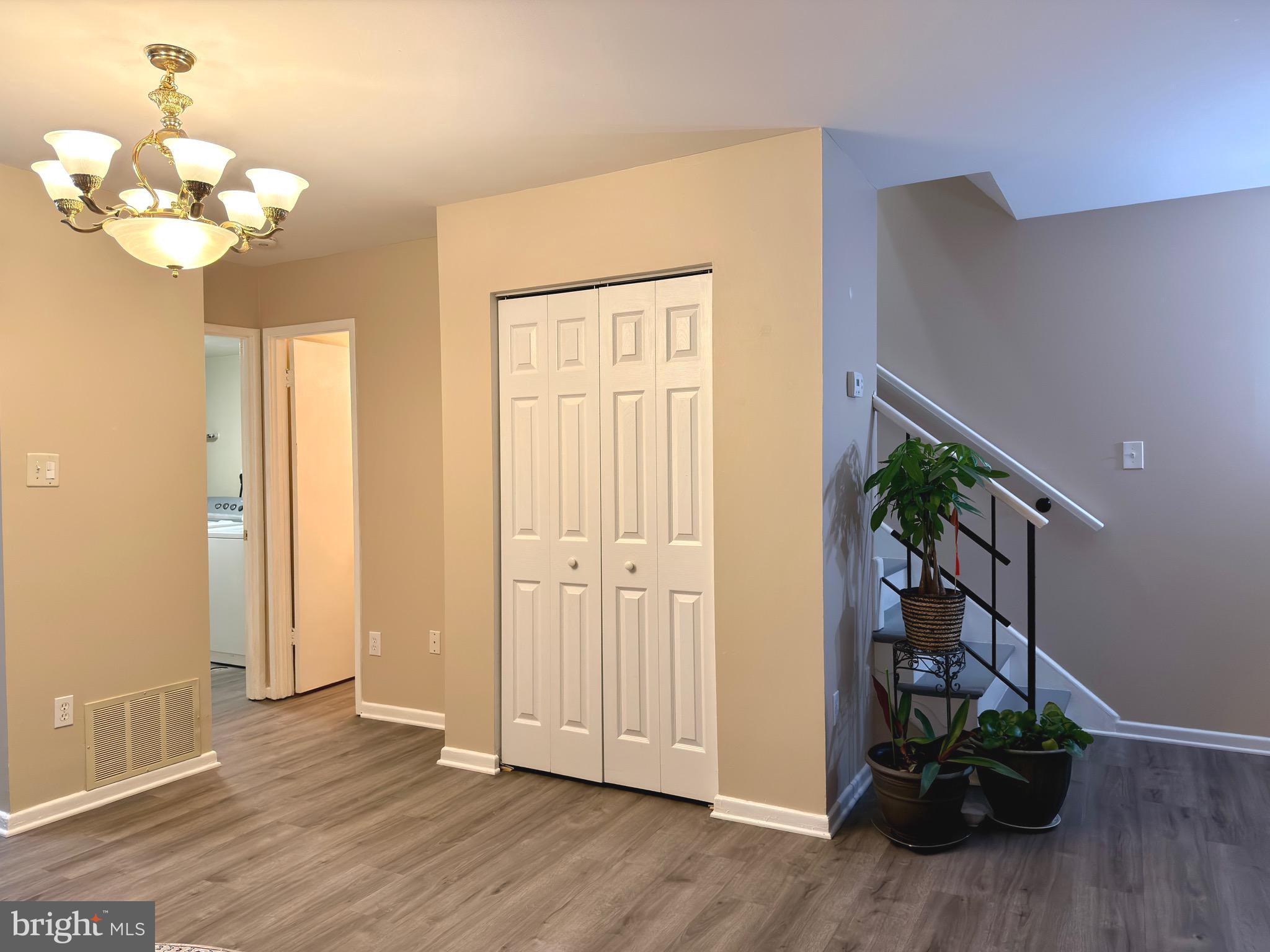 MOSBY WOODS TH CONDOS - Residential