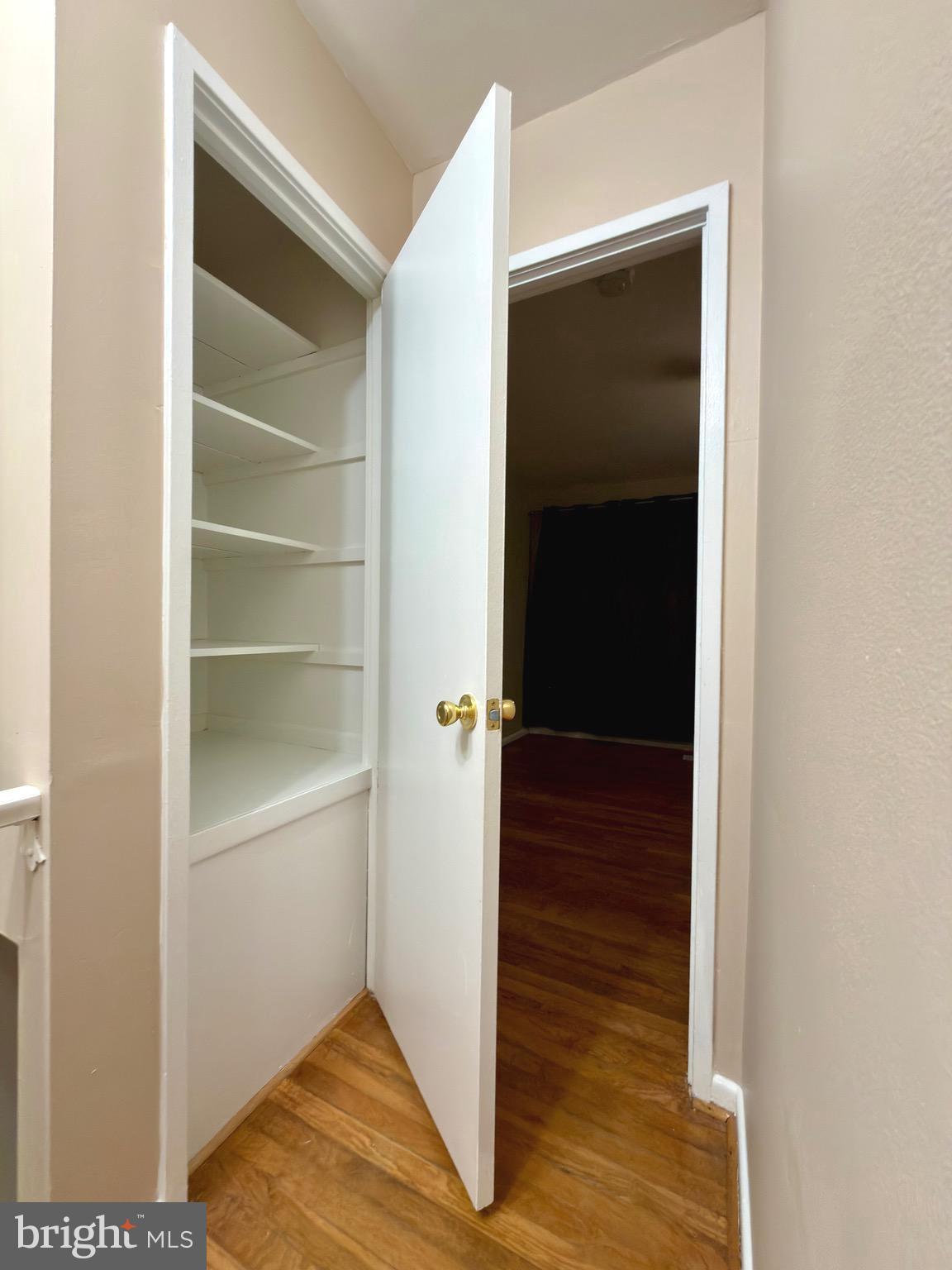 MOSBY WOODS TH CONDOS - Residential