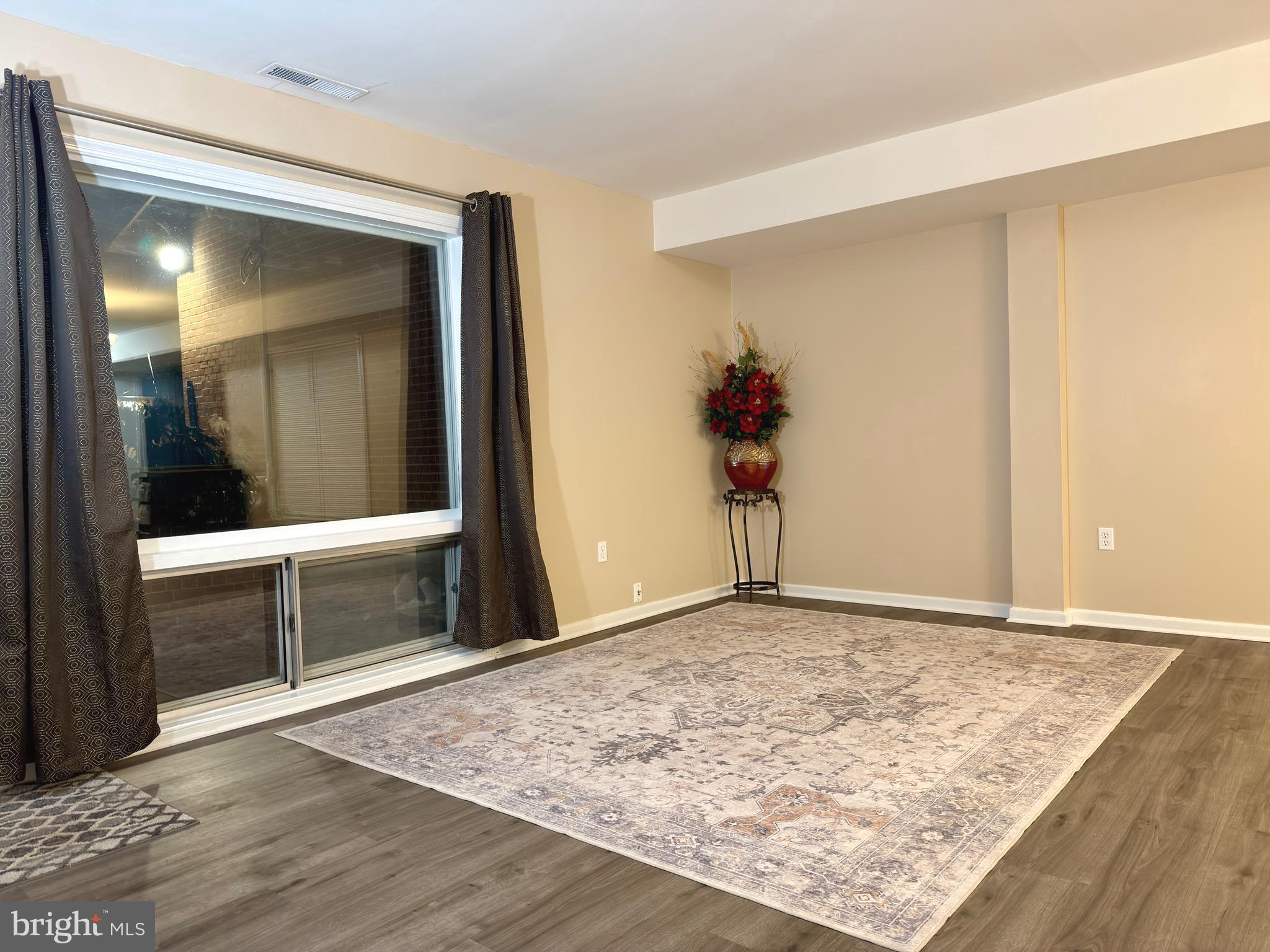 MOSBY WOODS TH CONDOS - Residential