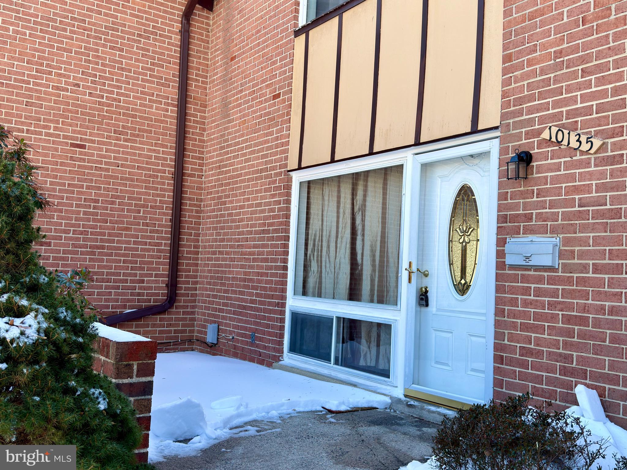 MOSBY WOODS TH CONDOS - Residential