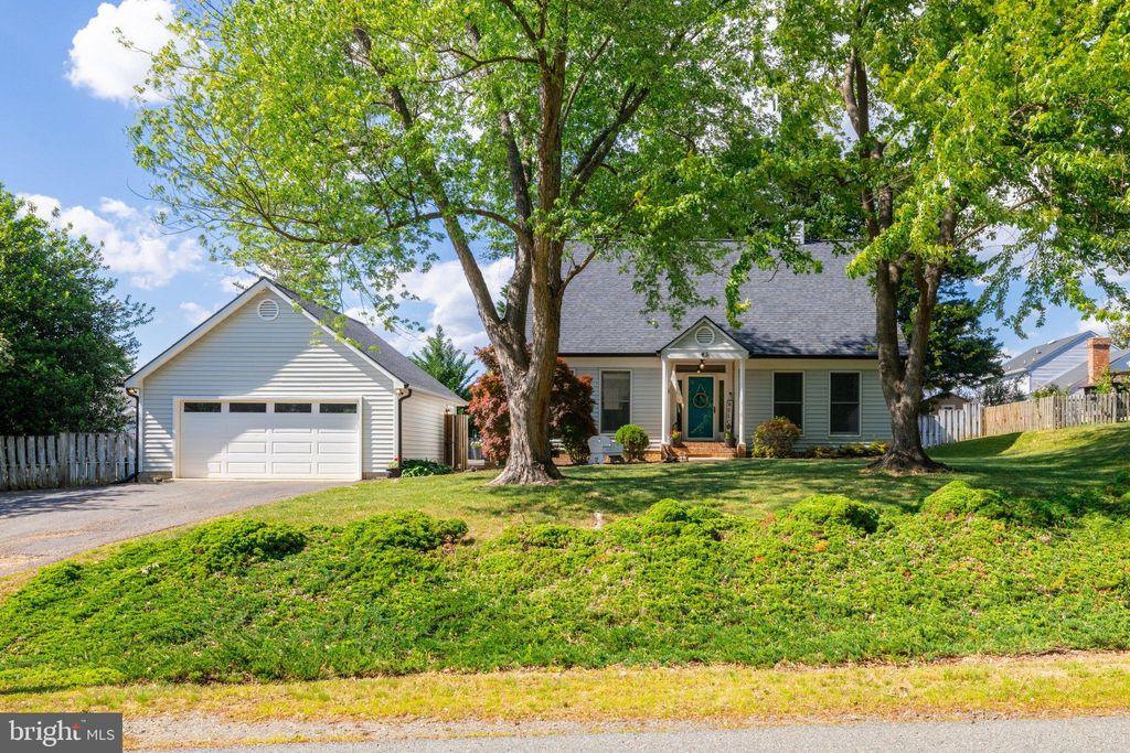 Photo of 43 Woodlawn Terrace, FREDERICKSBURG, VA 22405 (MLS # VAST2049384)
