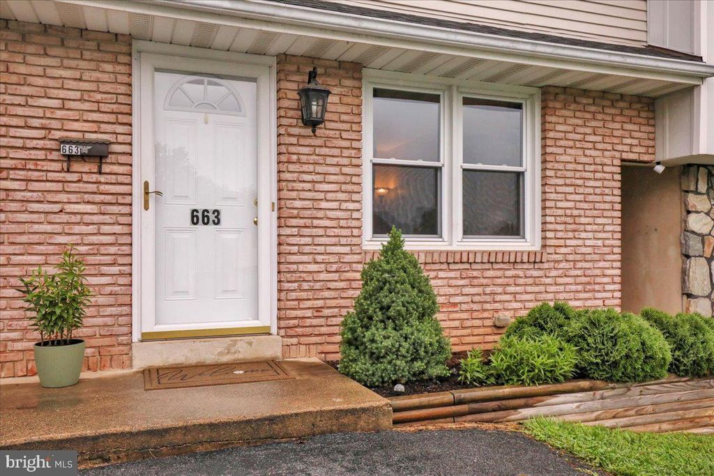 Photo of 663 N Lime Street, ELIZABETHTOWN, PA 17022 (MLS # PALA2071642)