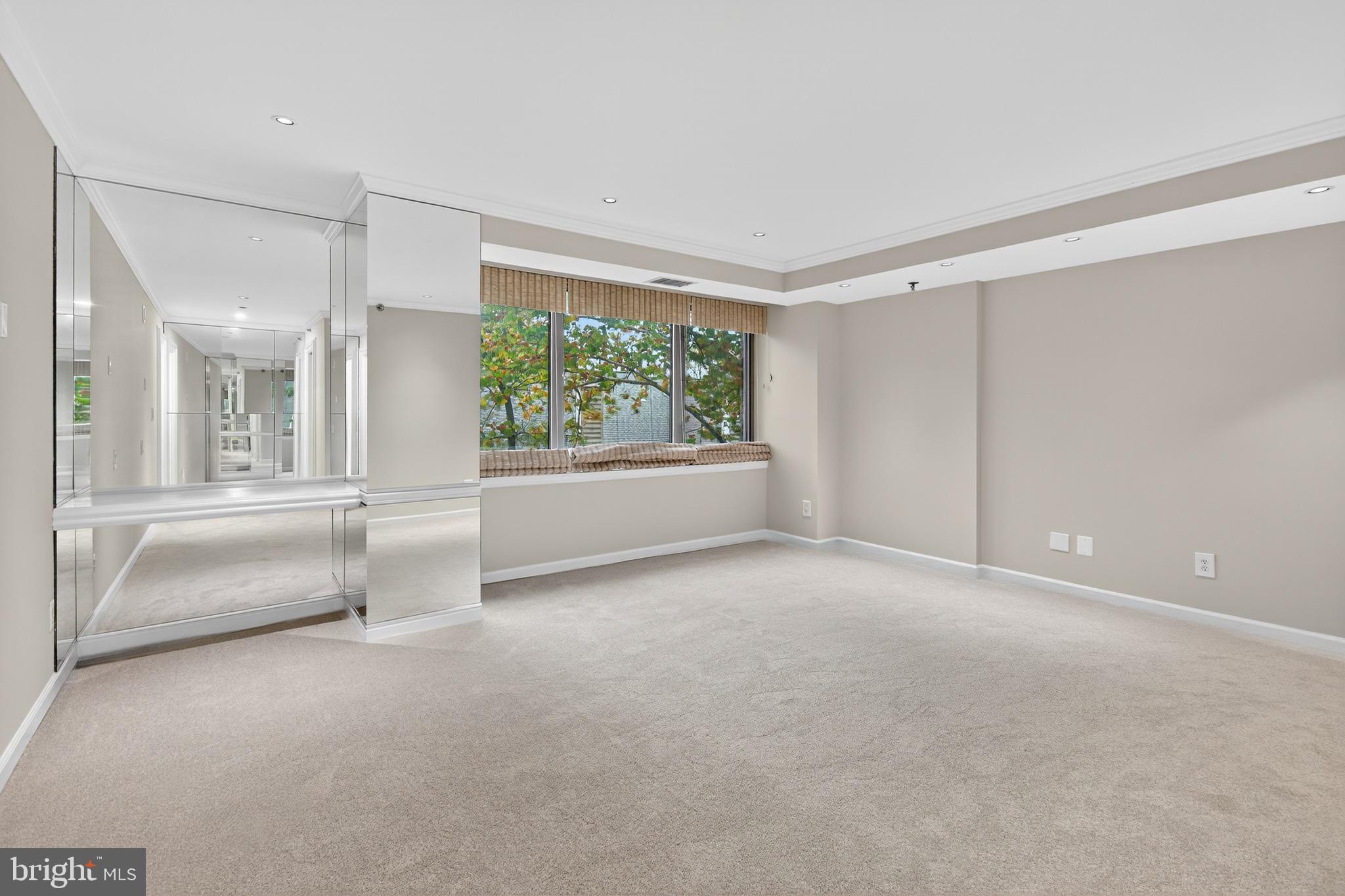 WHITLEY PARK CONDOMINIUM - Residential