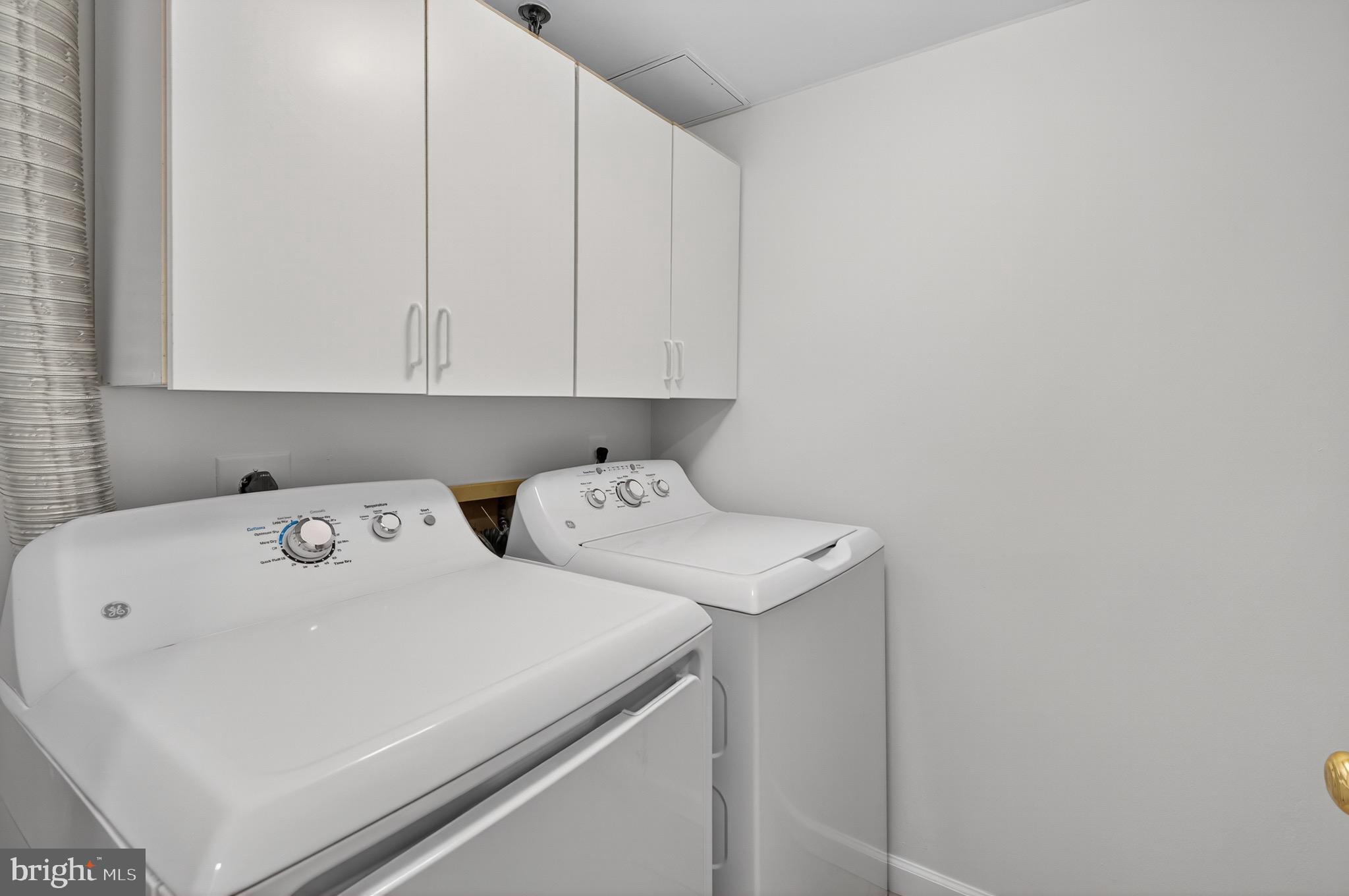 WHITLEY PARK CONDOMINIUM - Residential