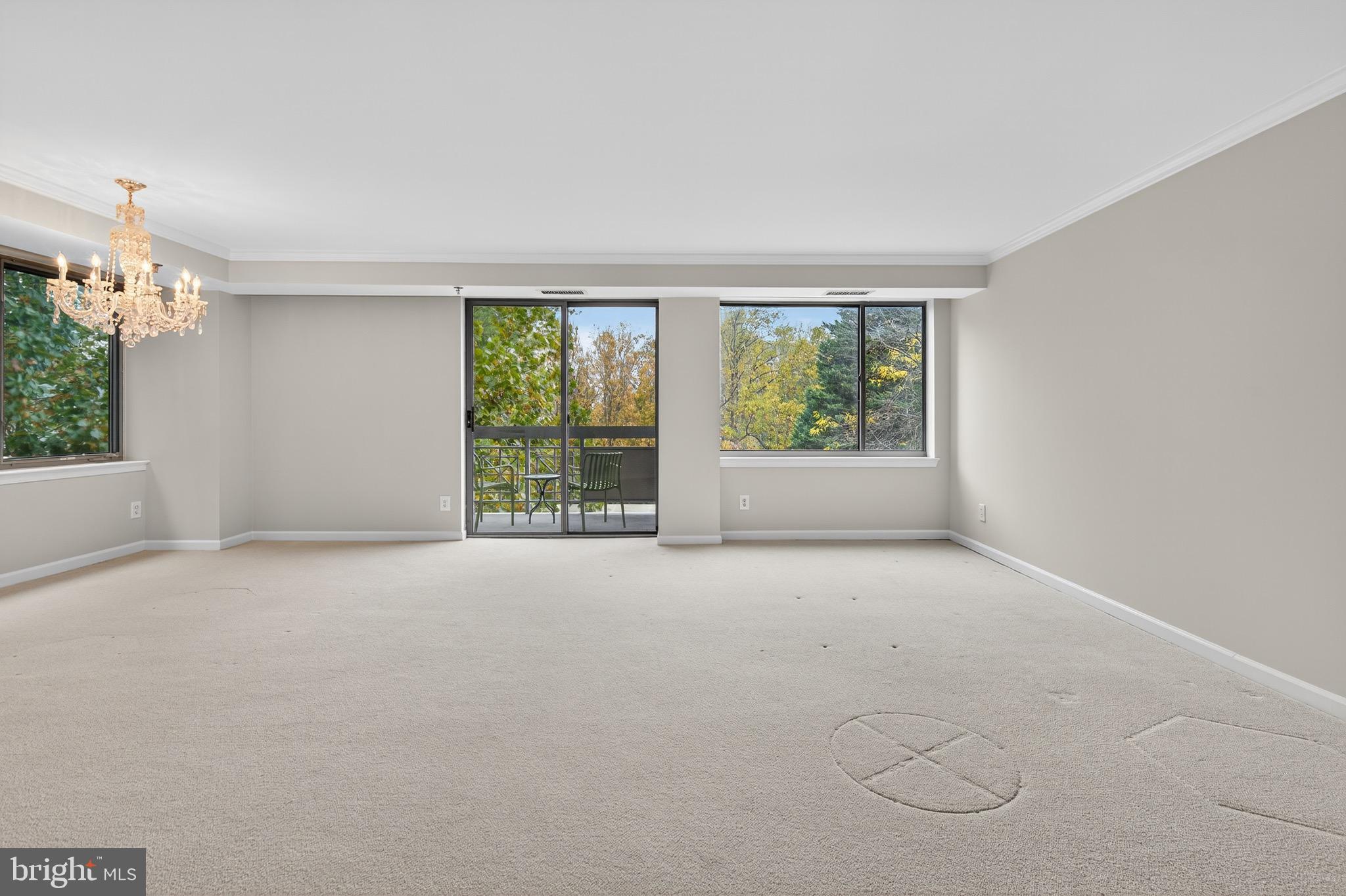 WHITLEY PARK CONDOMINIUM - Residential