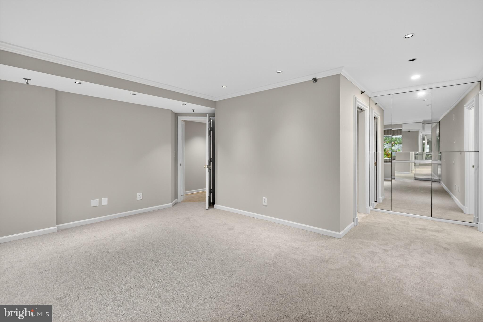 WHITLEY PARK CONDOMINIUM - Residential