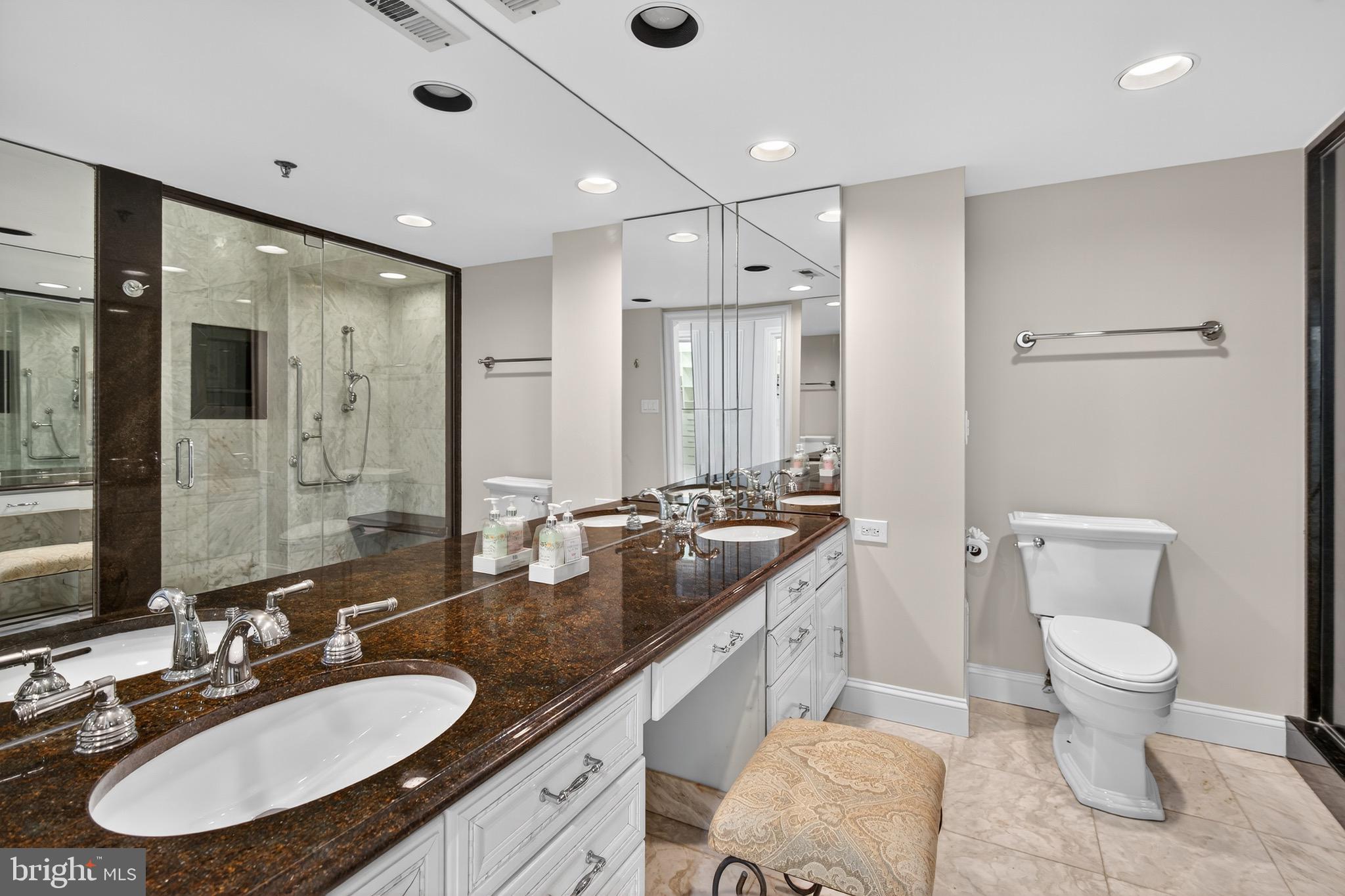 WHITLEY PARK CONDOMINIUM - Residential