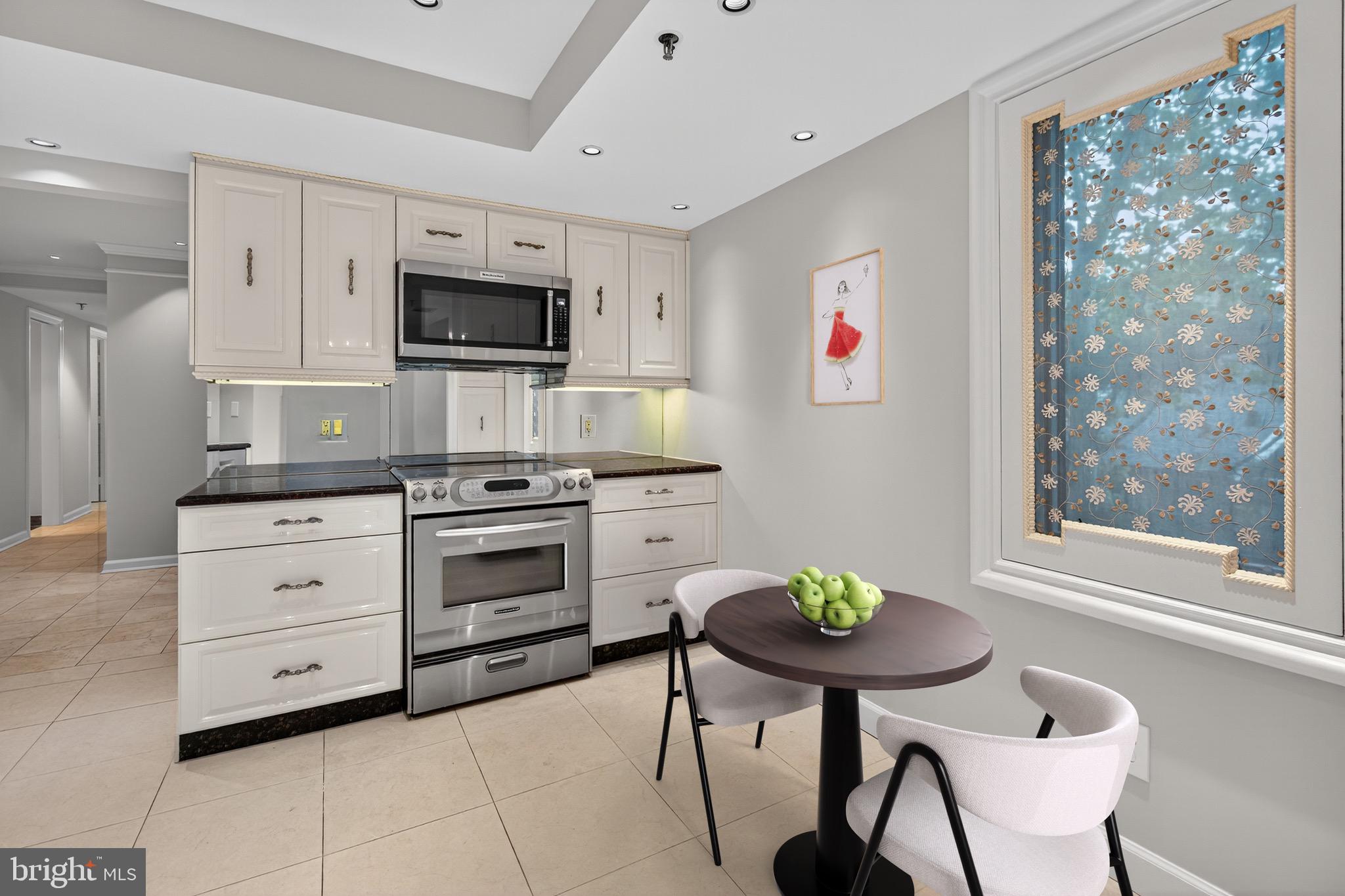 WHITLEY PARK CONDOMINIUM - Residential