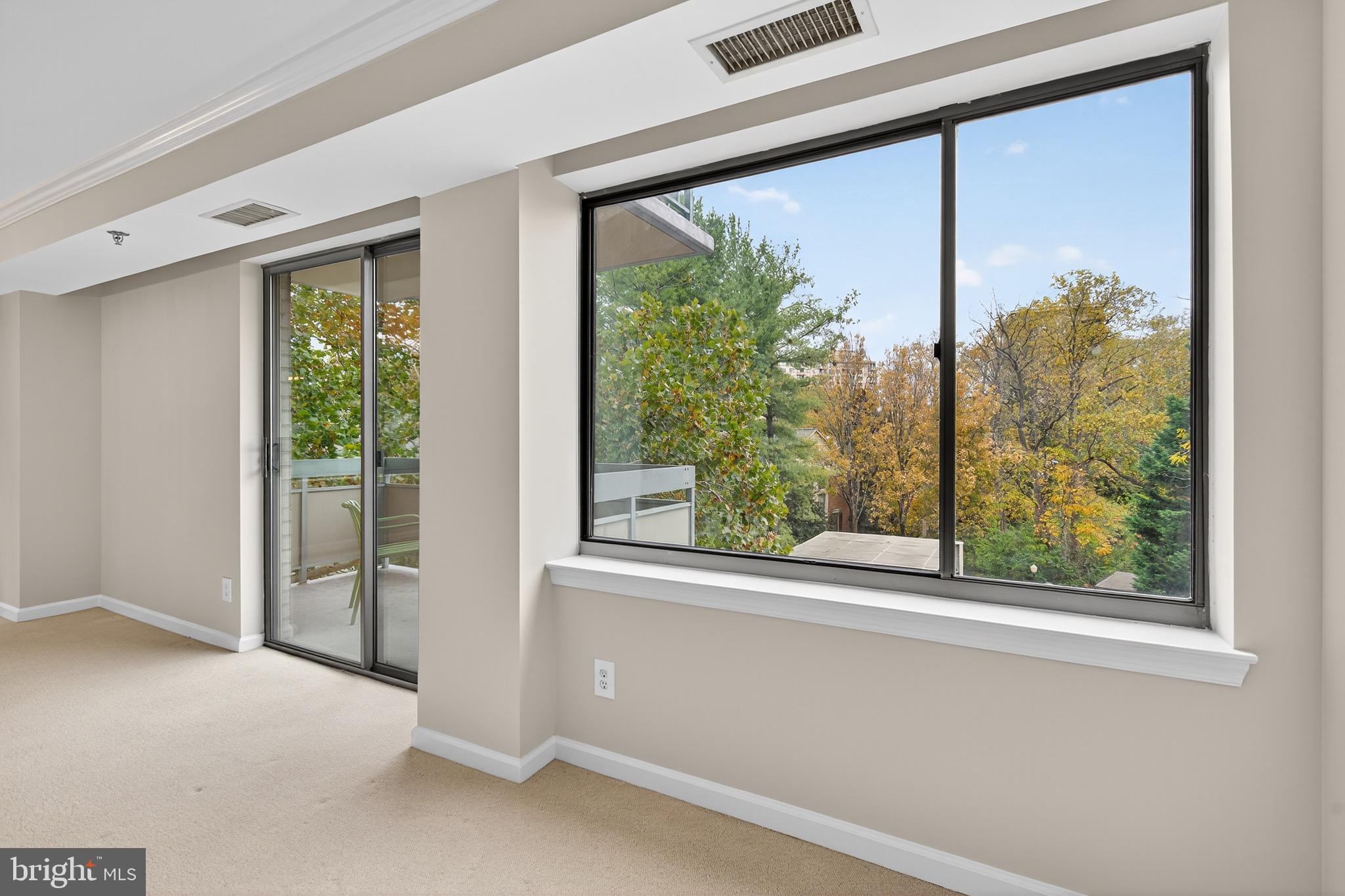 WHITLEY PARK CONDOMINIUM - Residential