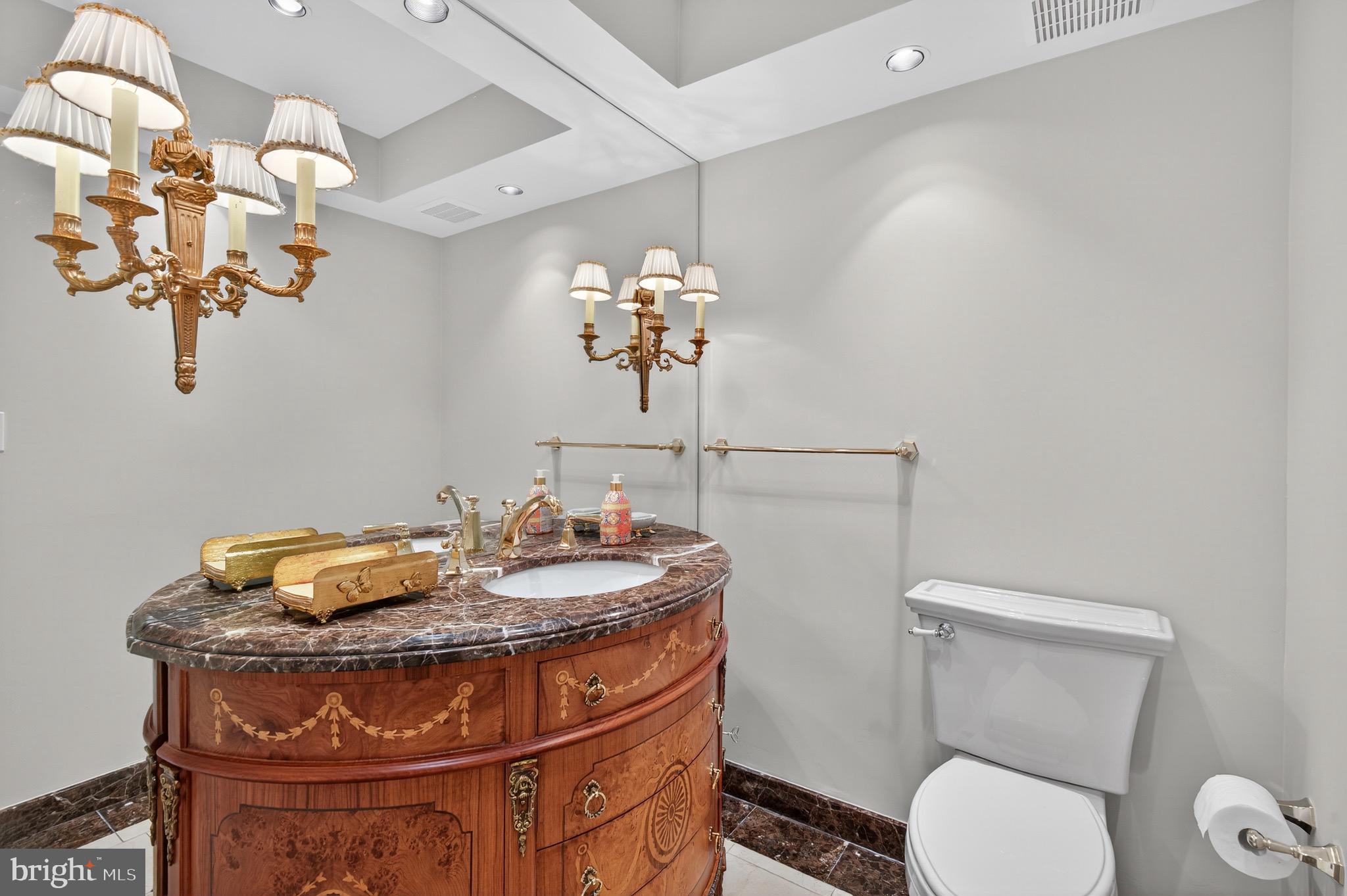 WHITLEY PARK CONDOMINIUM - Residential