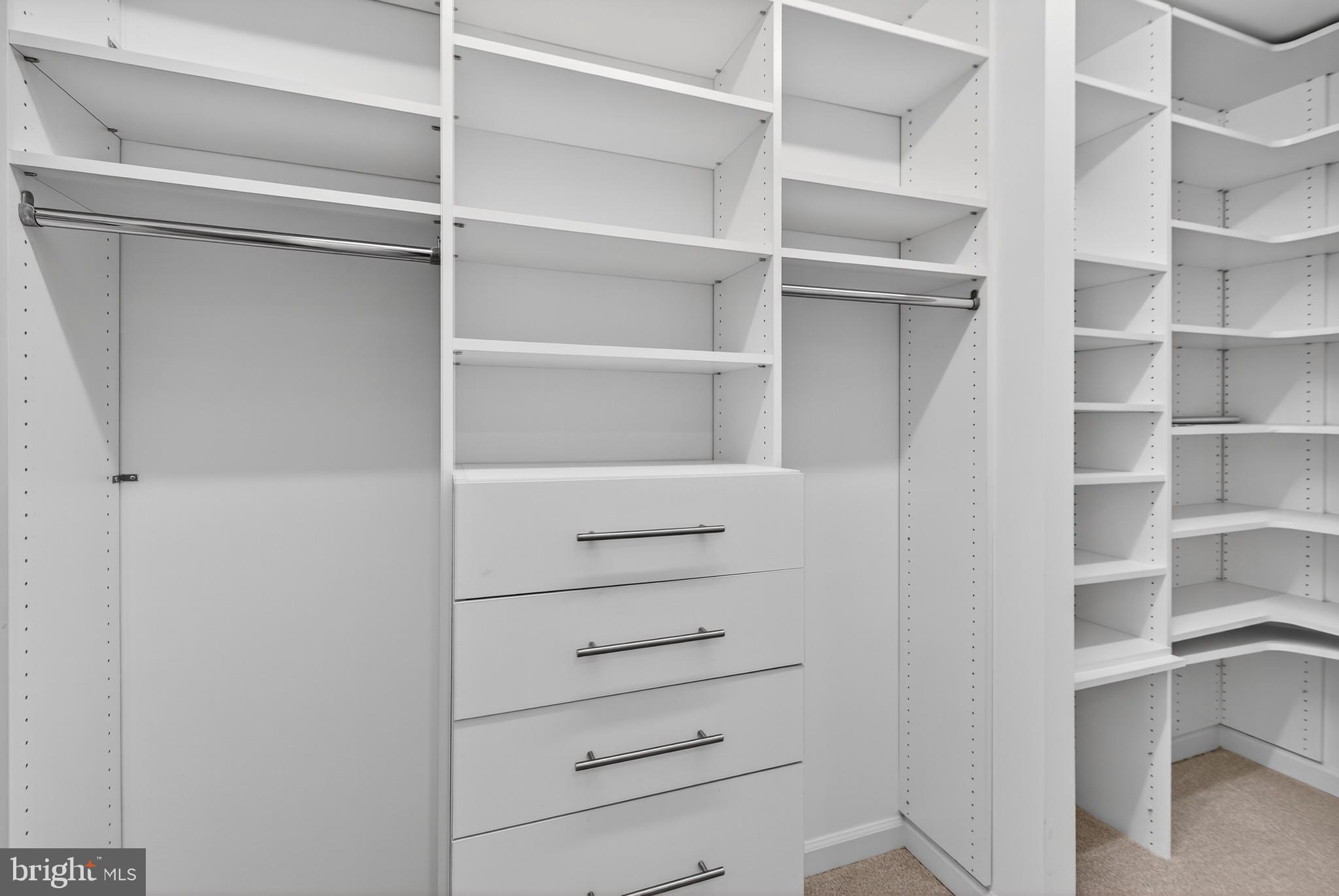 WHITLEY PARK CONDOMINIUM - Residential