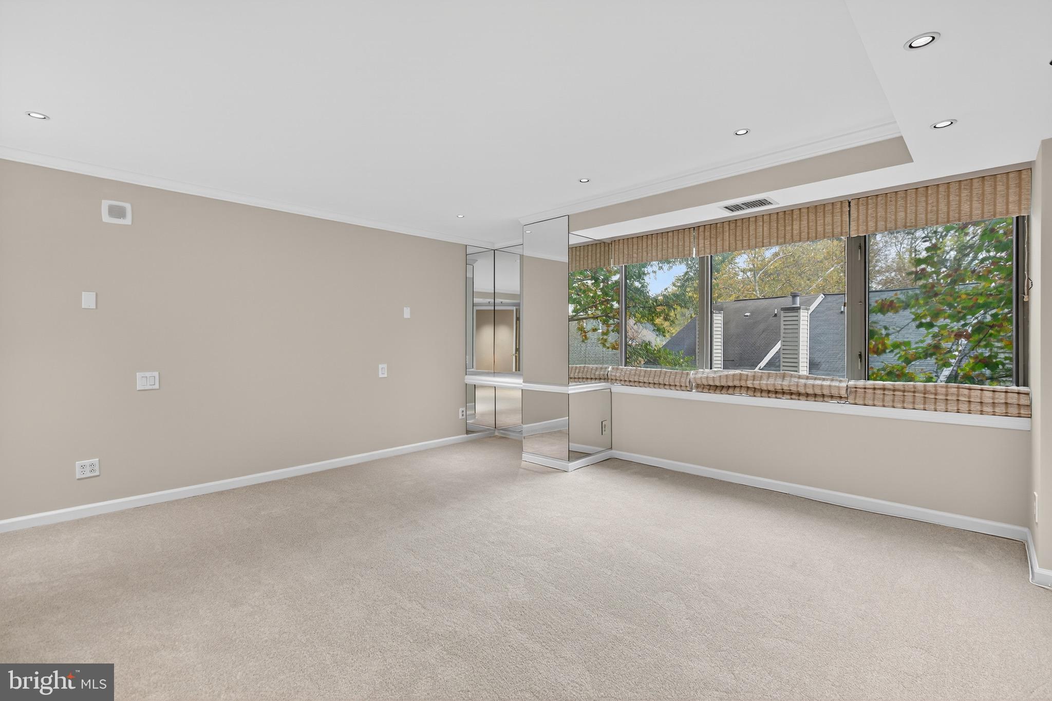 WHITLEY PARK CONDOMINIUM - Residential