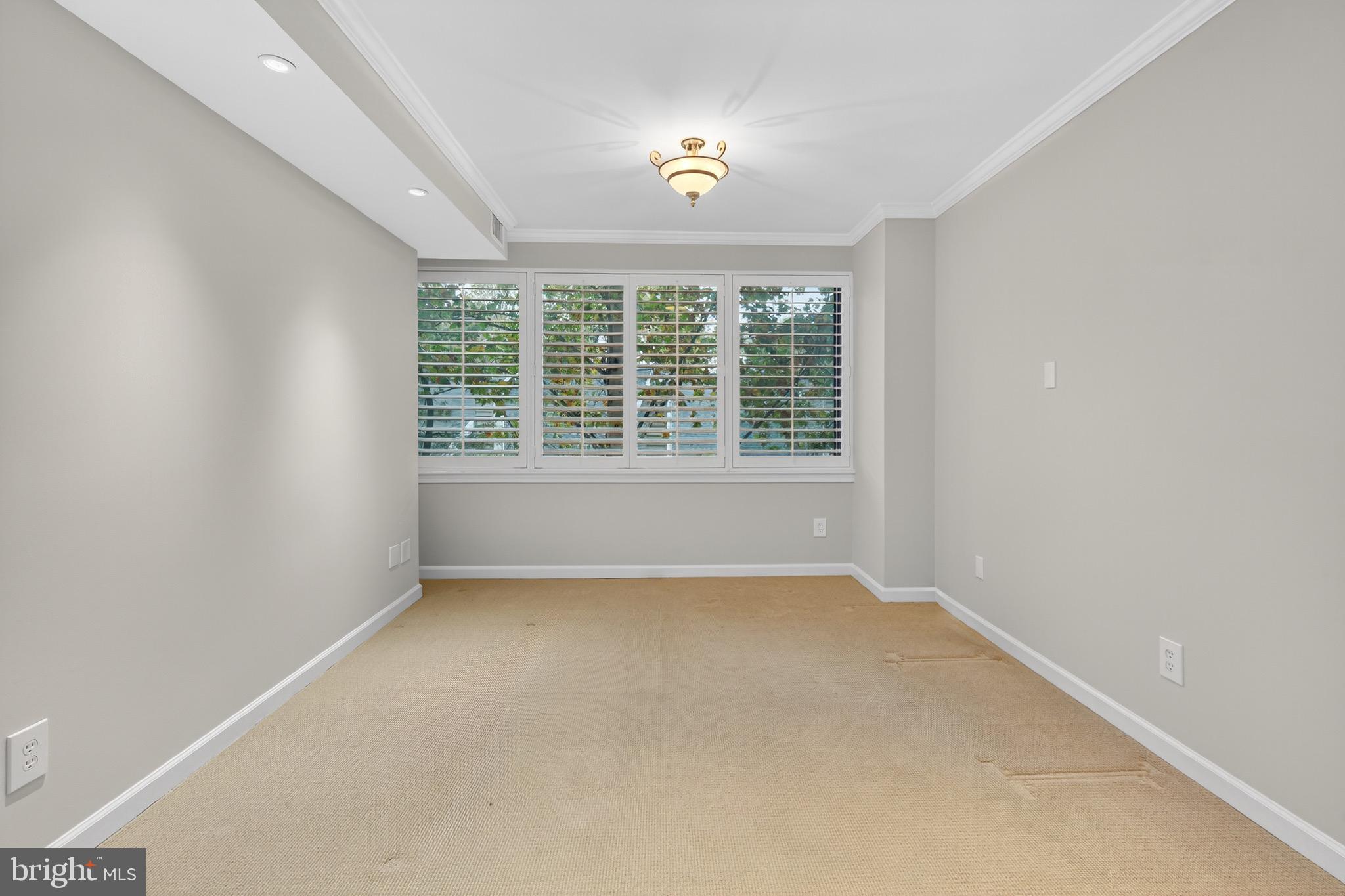 WHITLEY PARK CONDOMINIUM - Residential