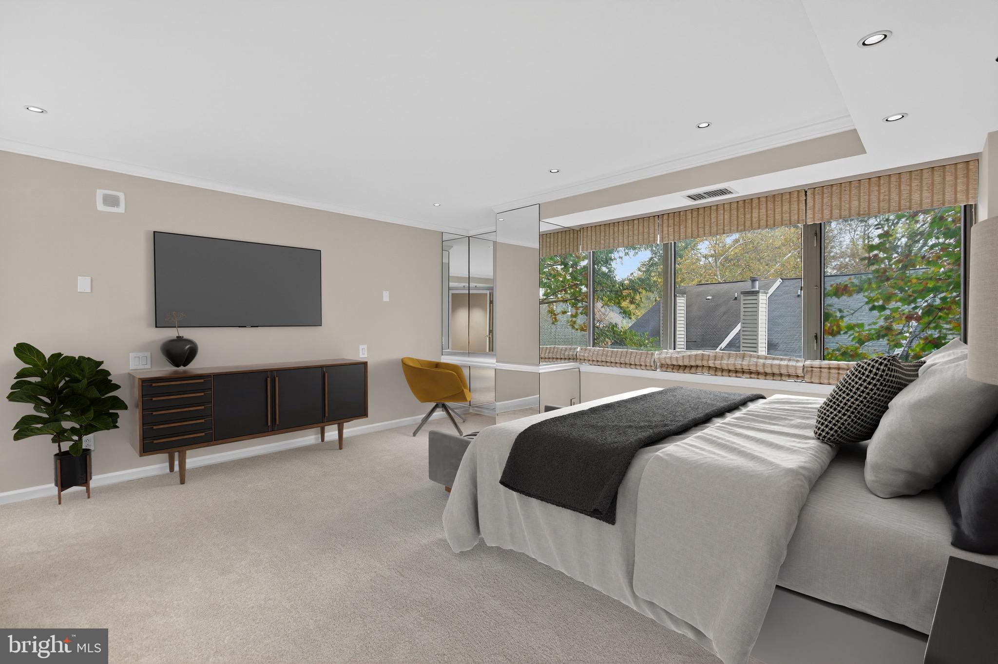 WHITLEY PARK CONDOMINIUM - Residential