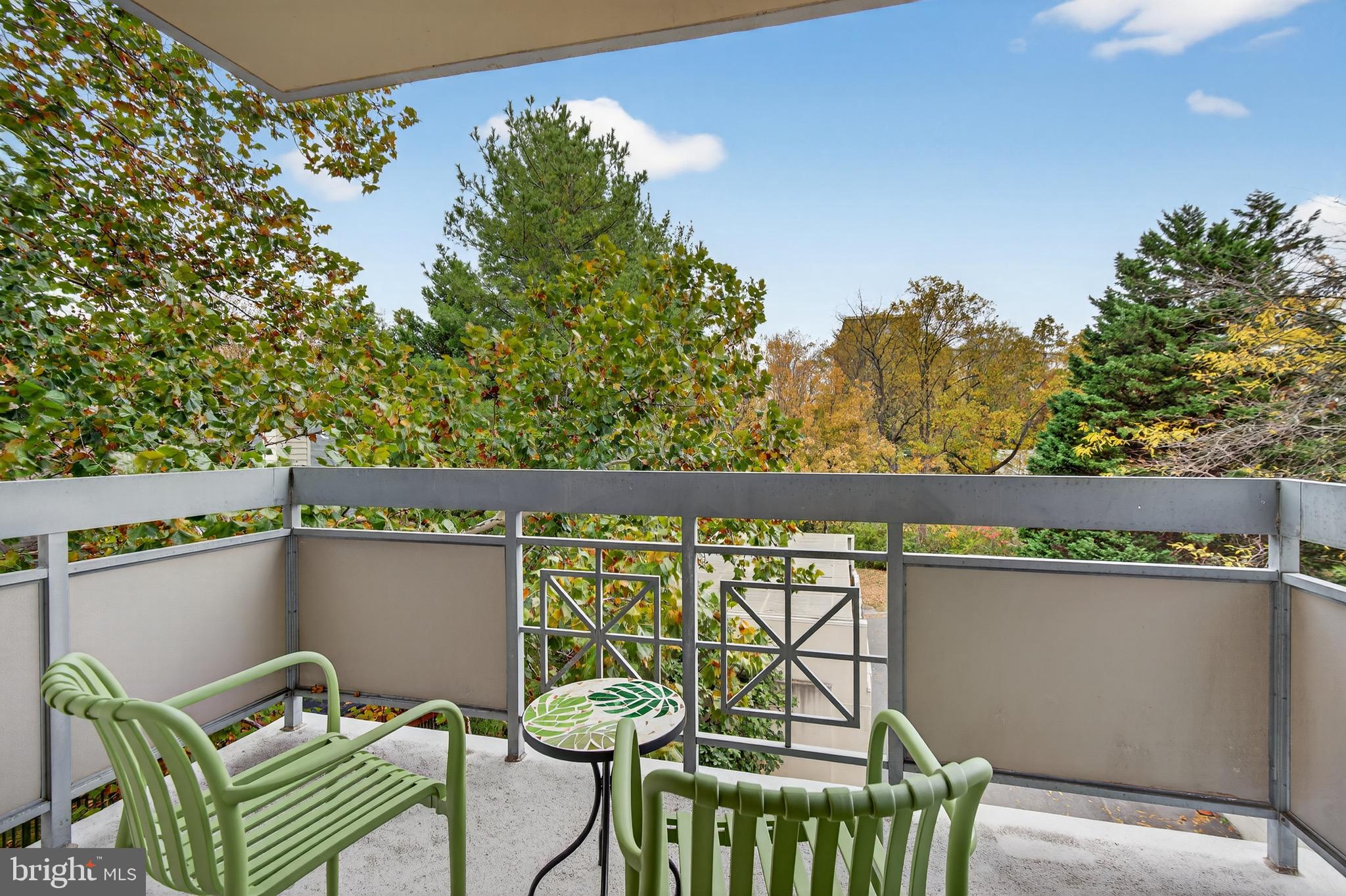 WHITLEY PARK CONDOMINIUM - Residential