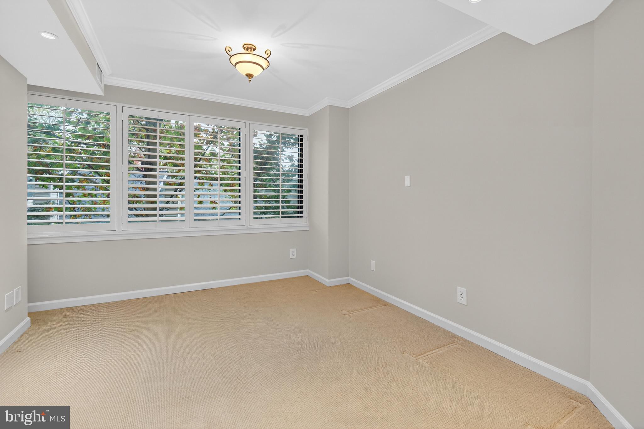 WHITLEY PARK CONDOMINIUM - Residential