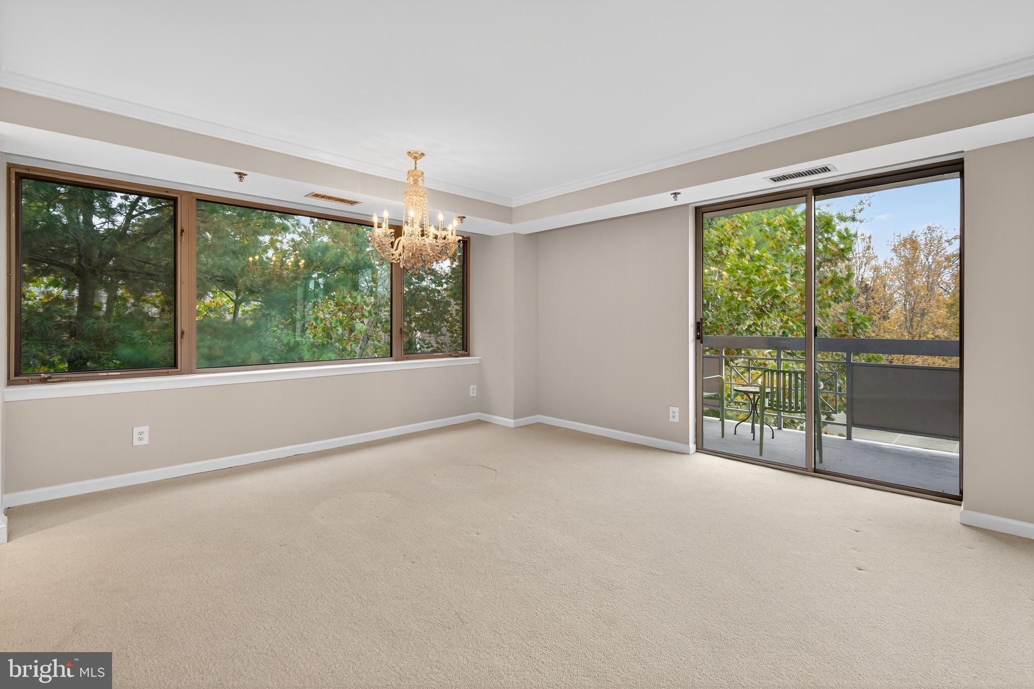 WHITLEY PARK CONDOMINIUM - Residential