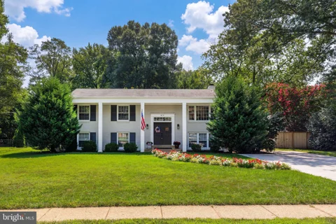 8715 Falkstone Lane, Alexandria, VA MLS: VAFX2341526