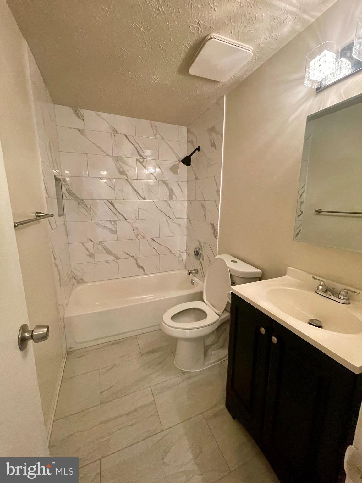 CLINTON PLAZA TOWNHOUSES - Residential Lease