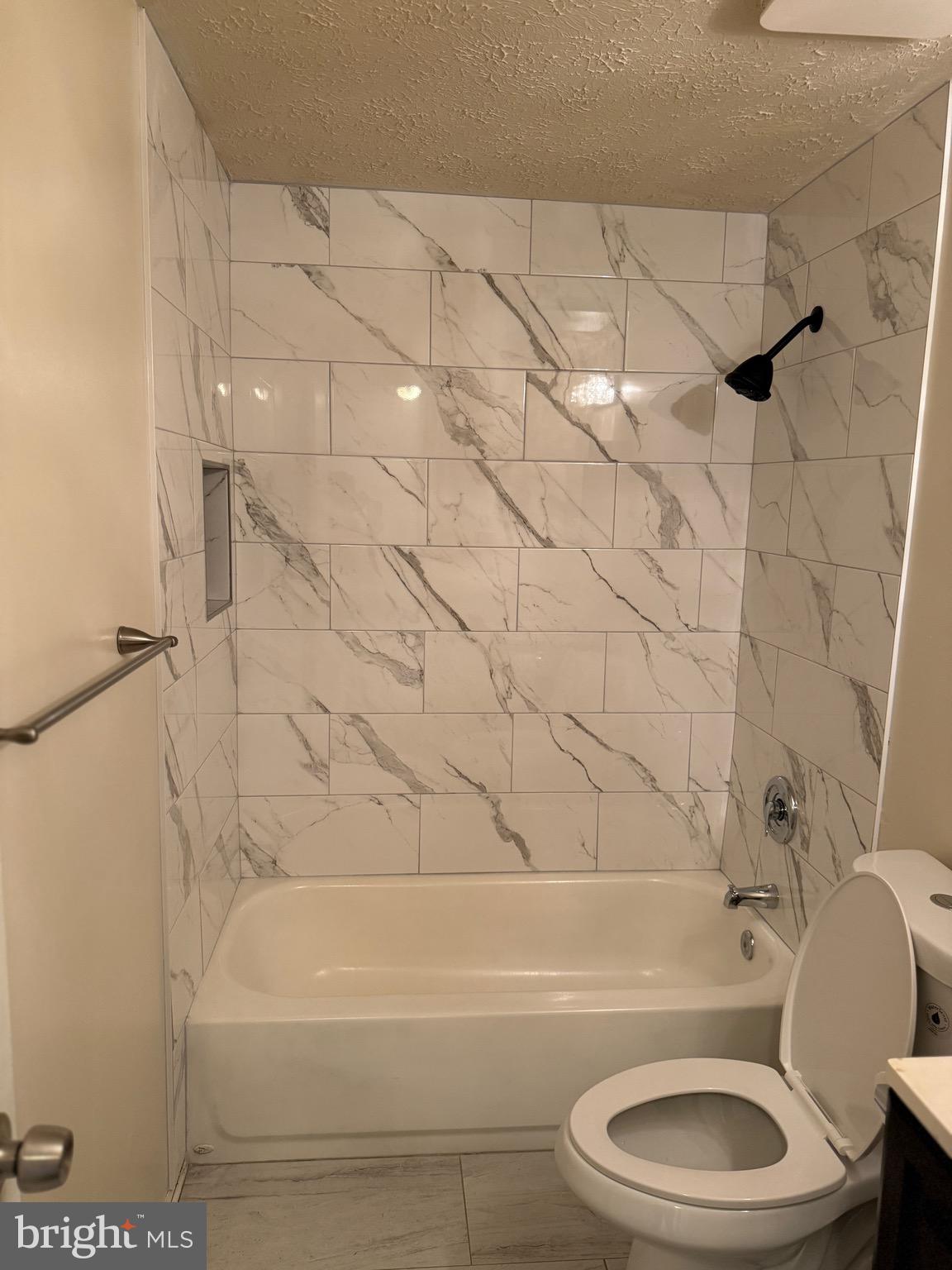 CLINTON PLAZA TOWNHOUSES - Residential Lease