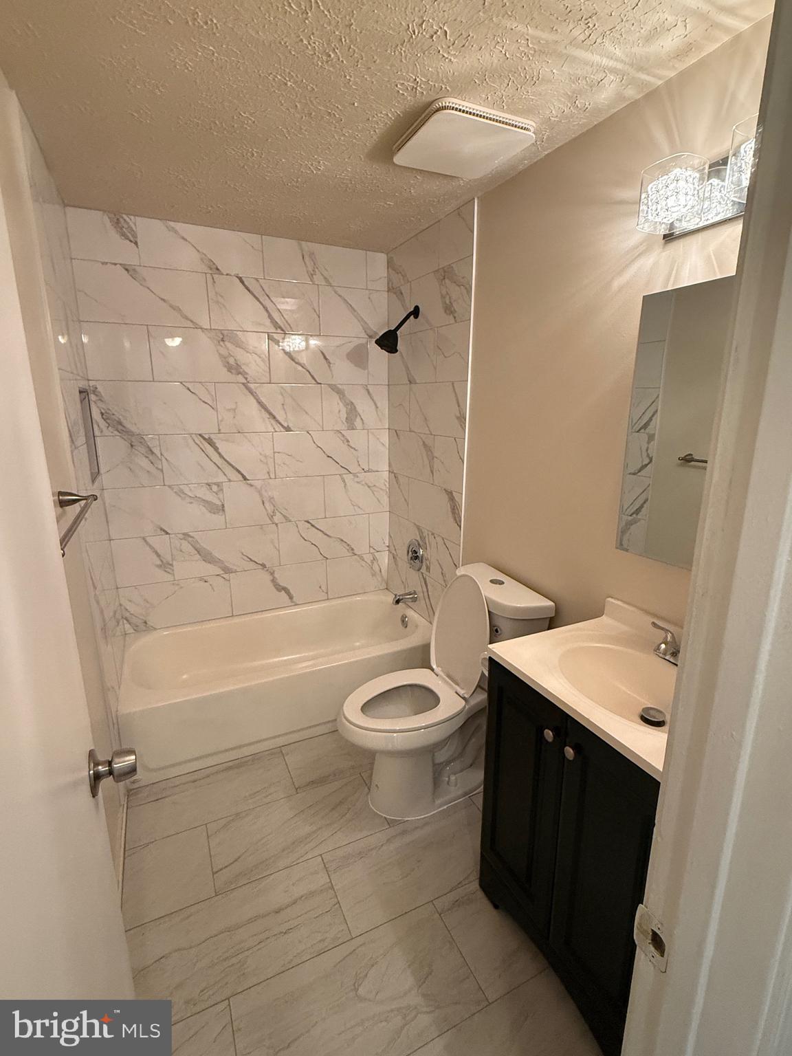 CLINTON PLAZA TOWNHOUSES - Residential Lease