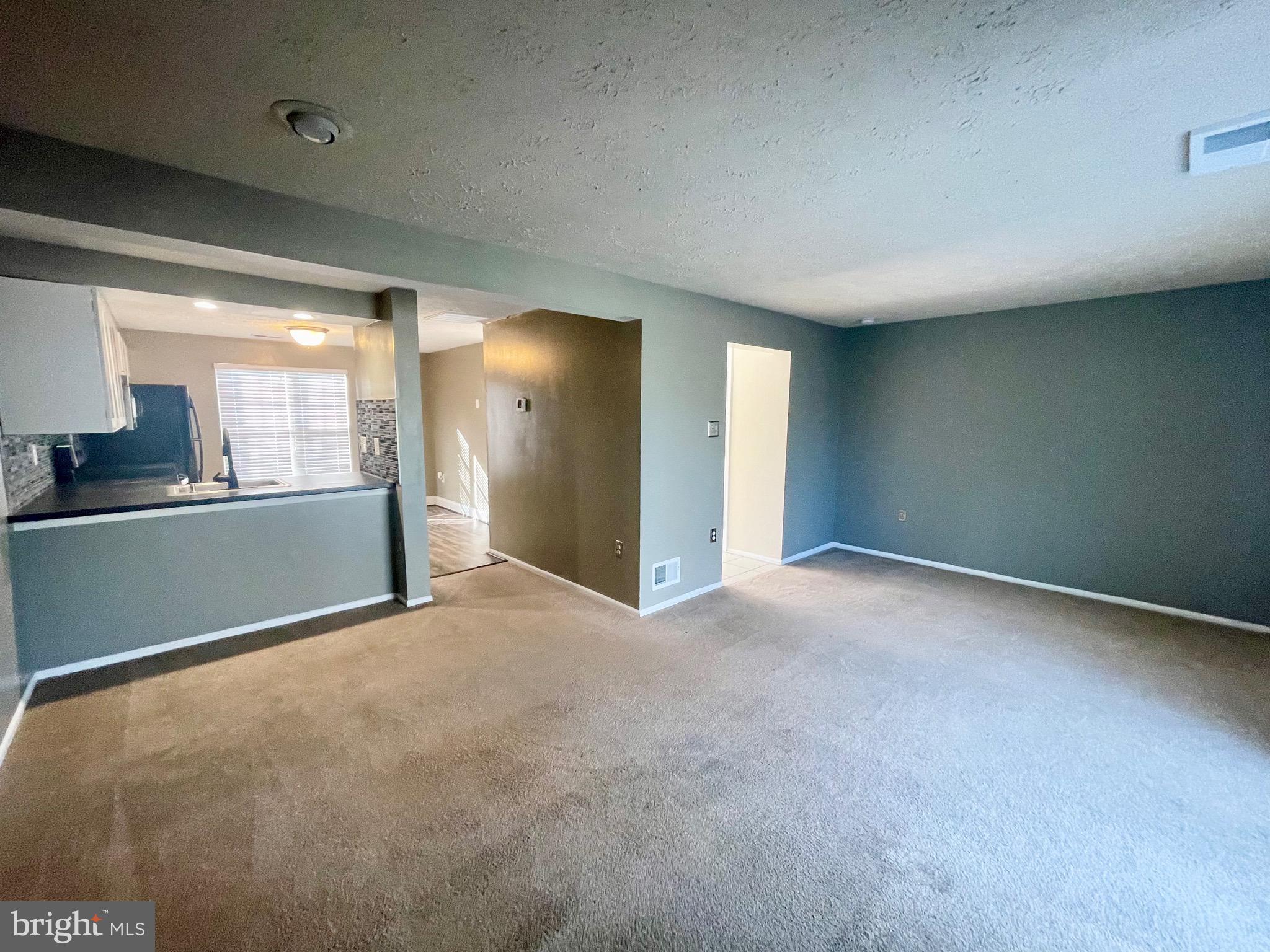 CLINTON PLAZA TOWNHOUSES - Residential Lease