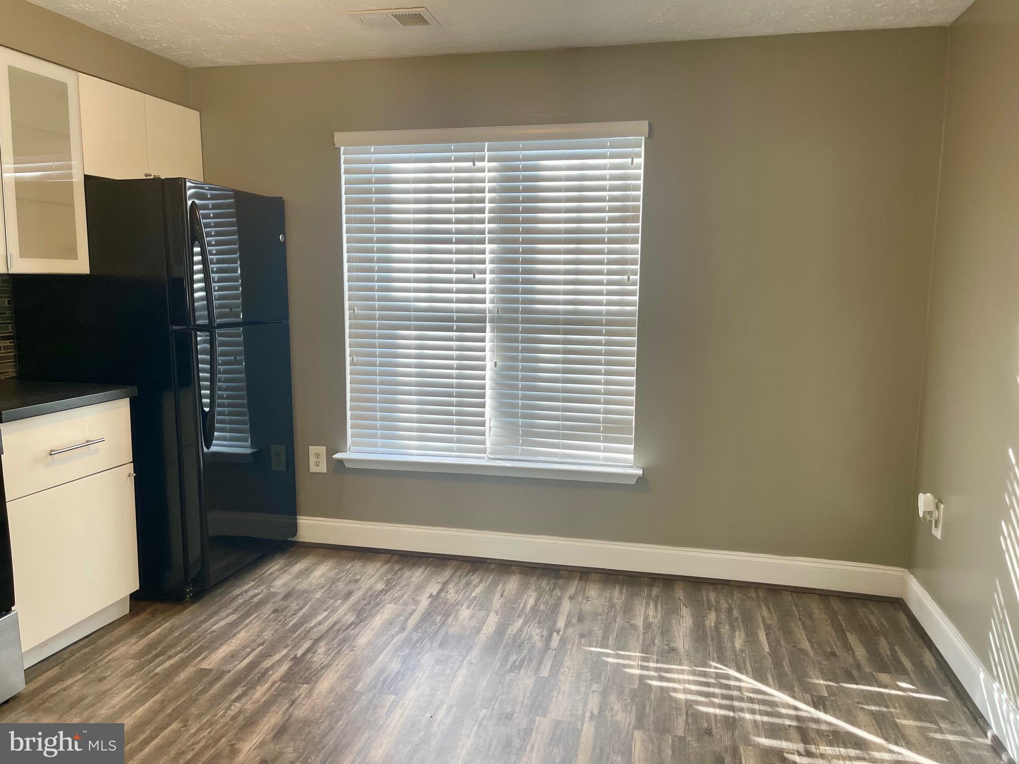 CLINTON PLAZA TOWNHOUSES - Residential Lease