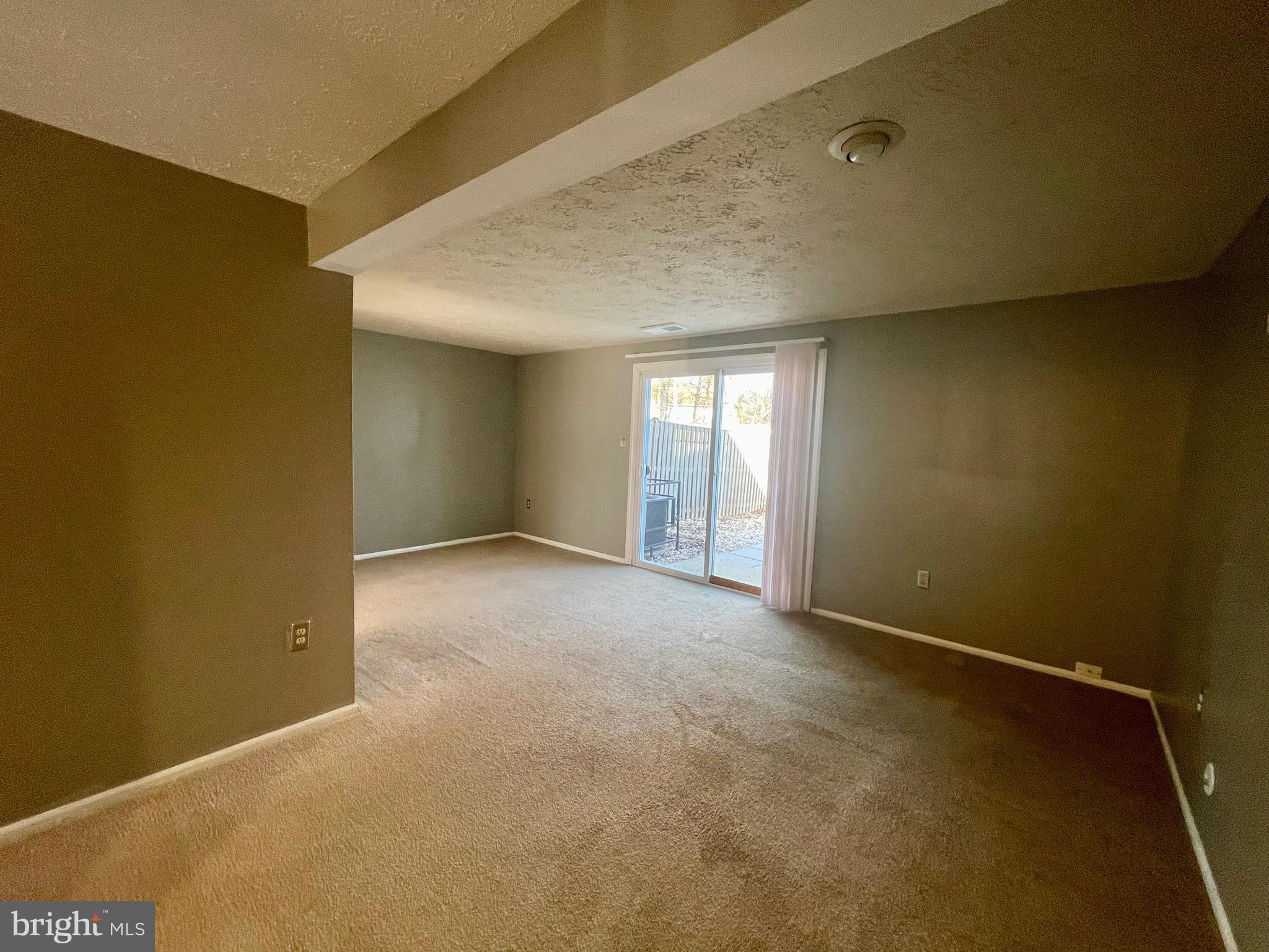 CLINTON PLAZA TOWNHOUSES - Residential Lease