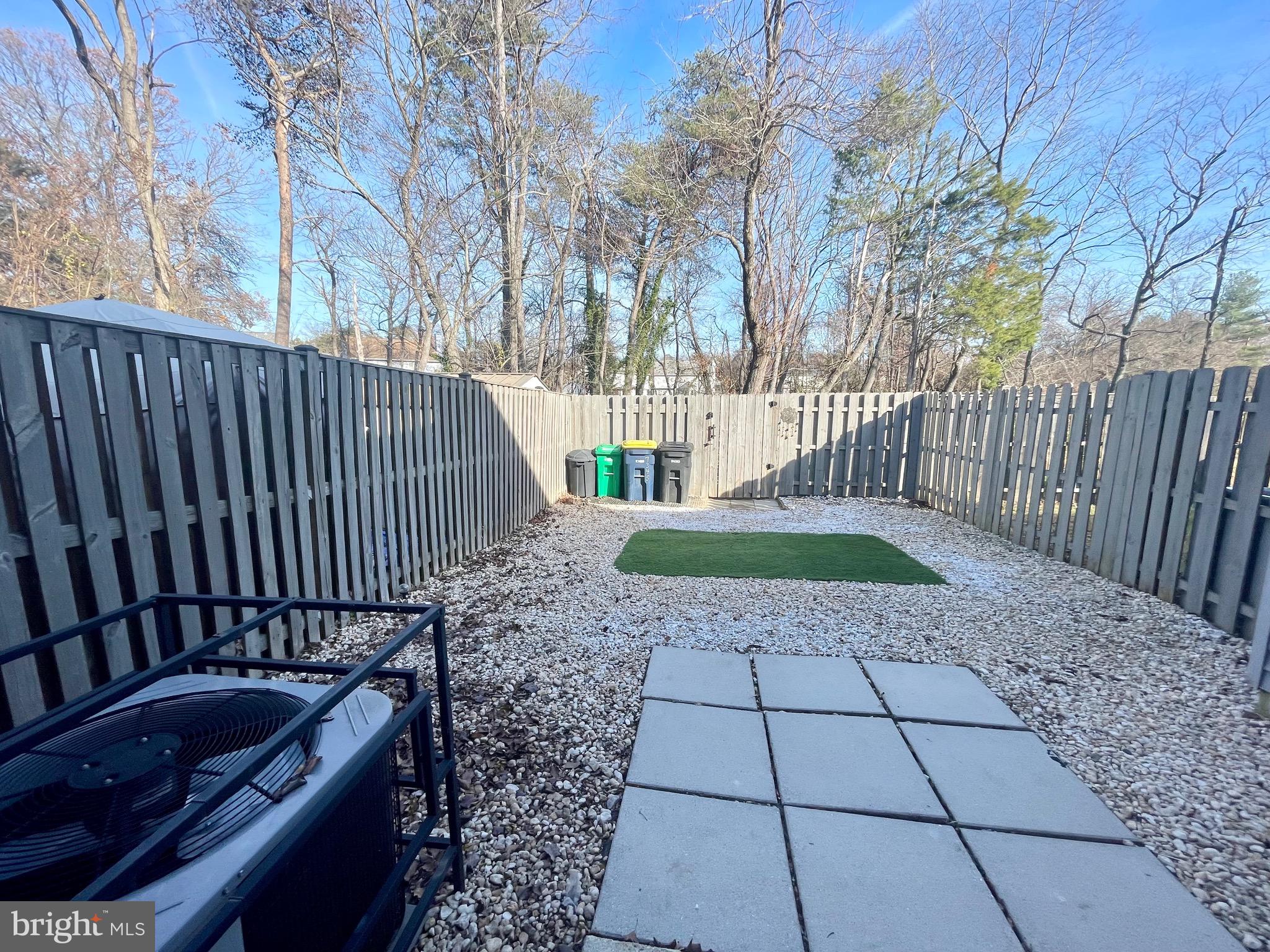 CLINTON PLAZA TOWNHOUSES - Residential Lease