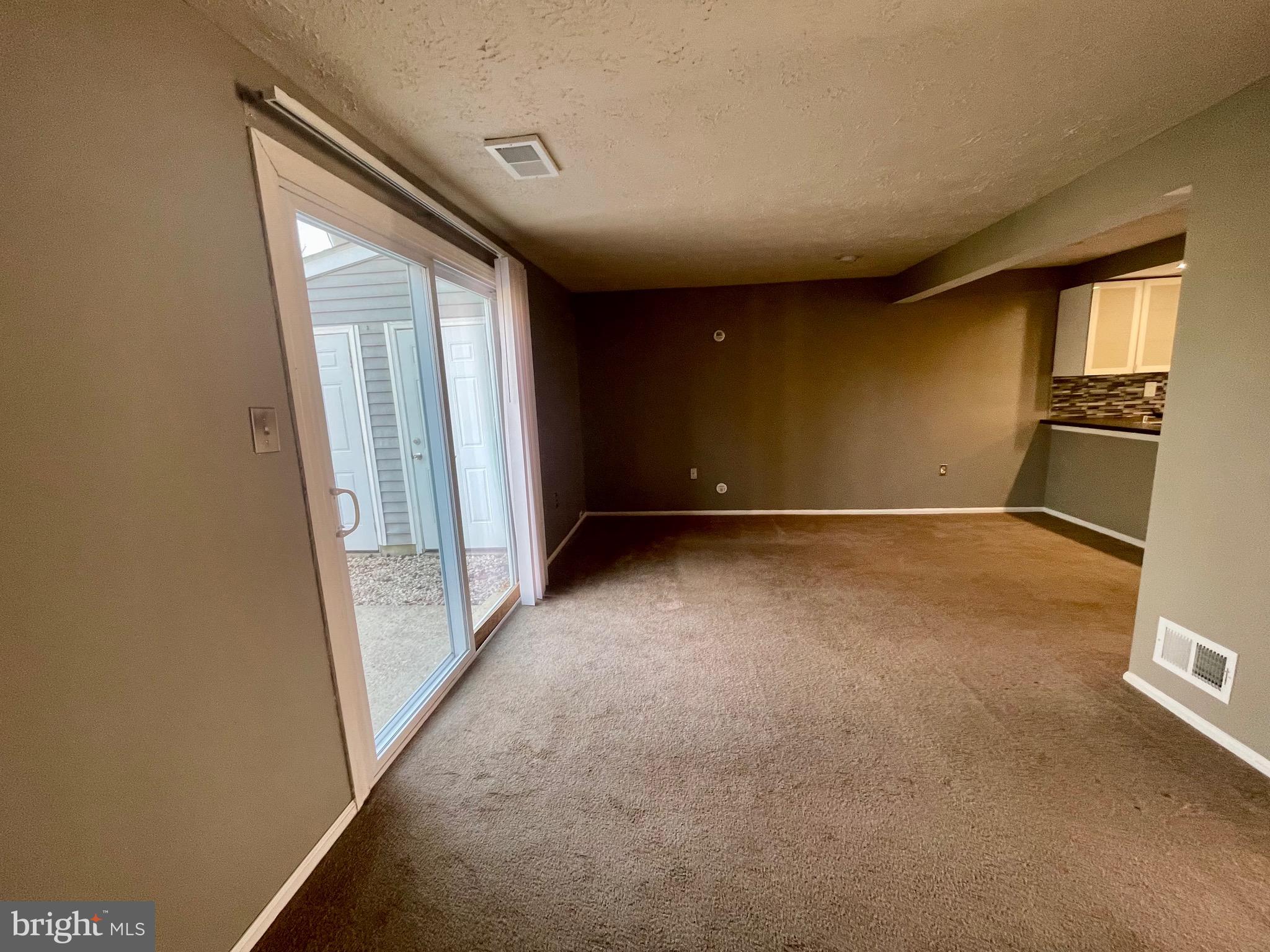 CLINTON PLAZA TOWNHOUSES - Residential Lease