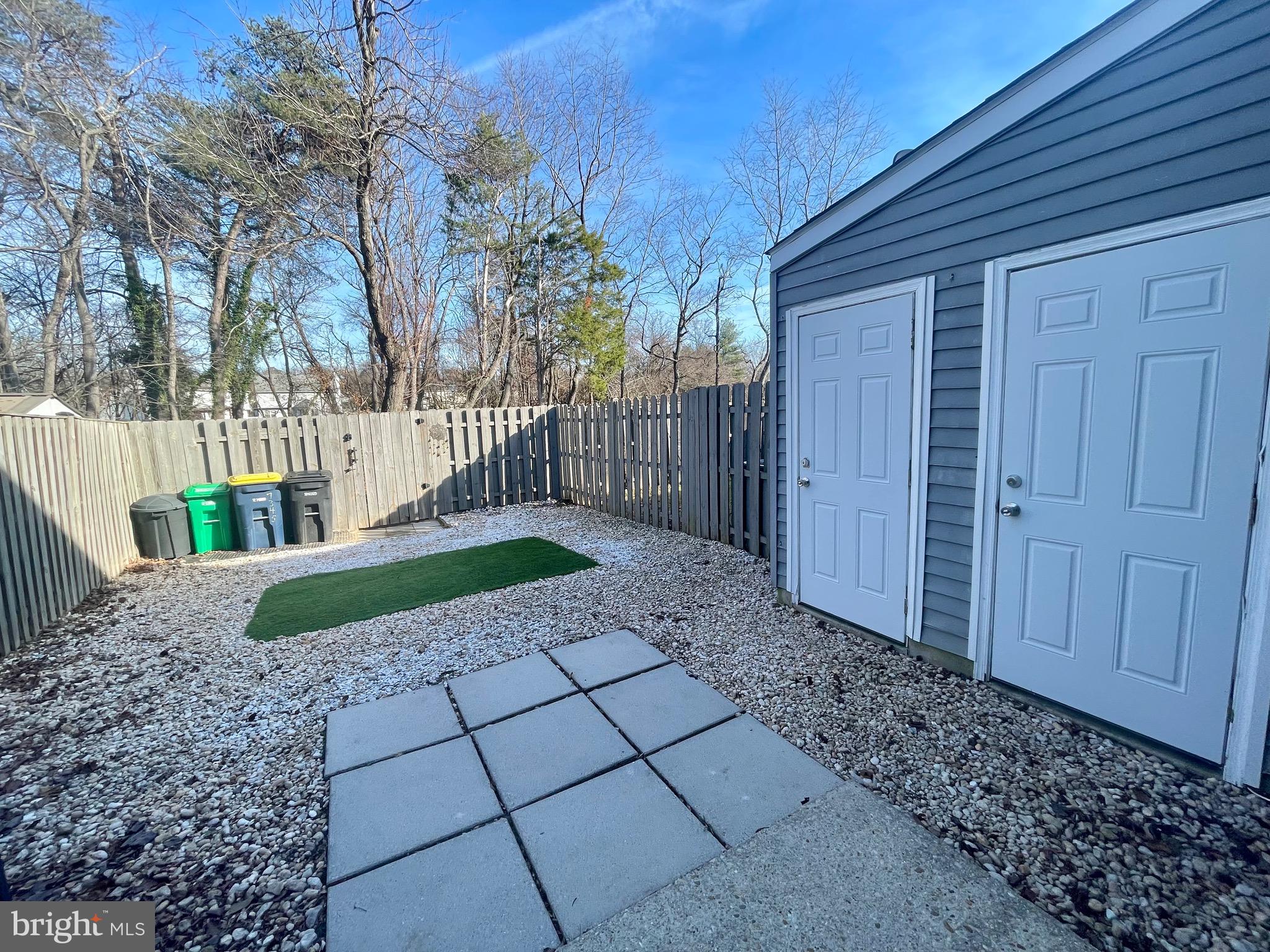 CLINTON PLAZA TOWNHOUSES - Residential Lease