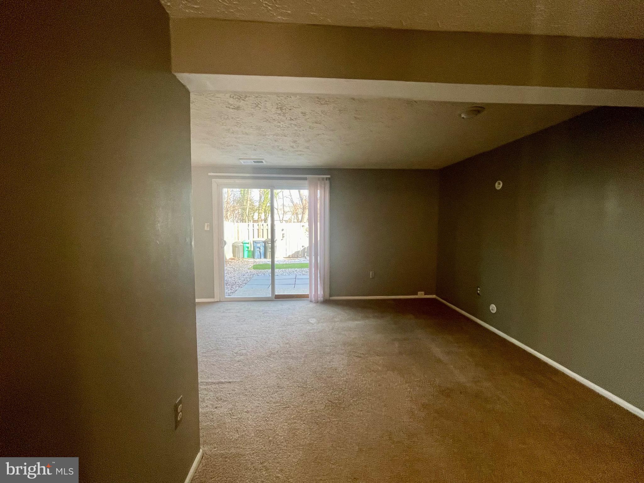 CLINTON PLAZA TOWNHOUSES - Residential Lease